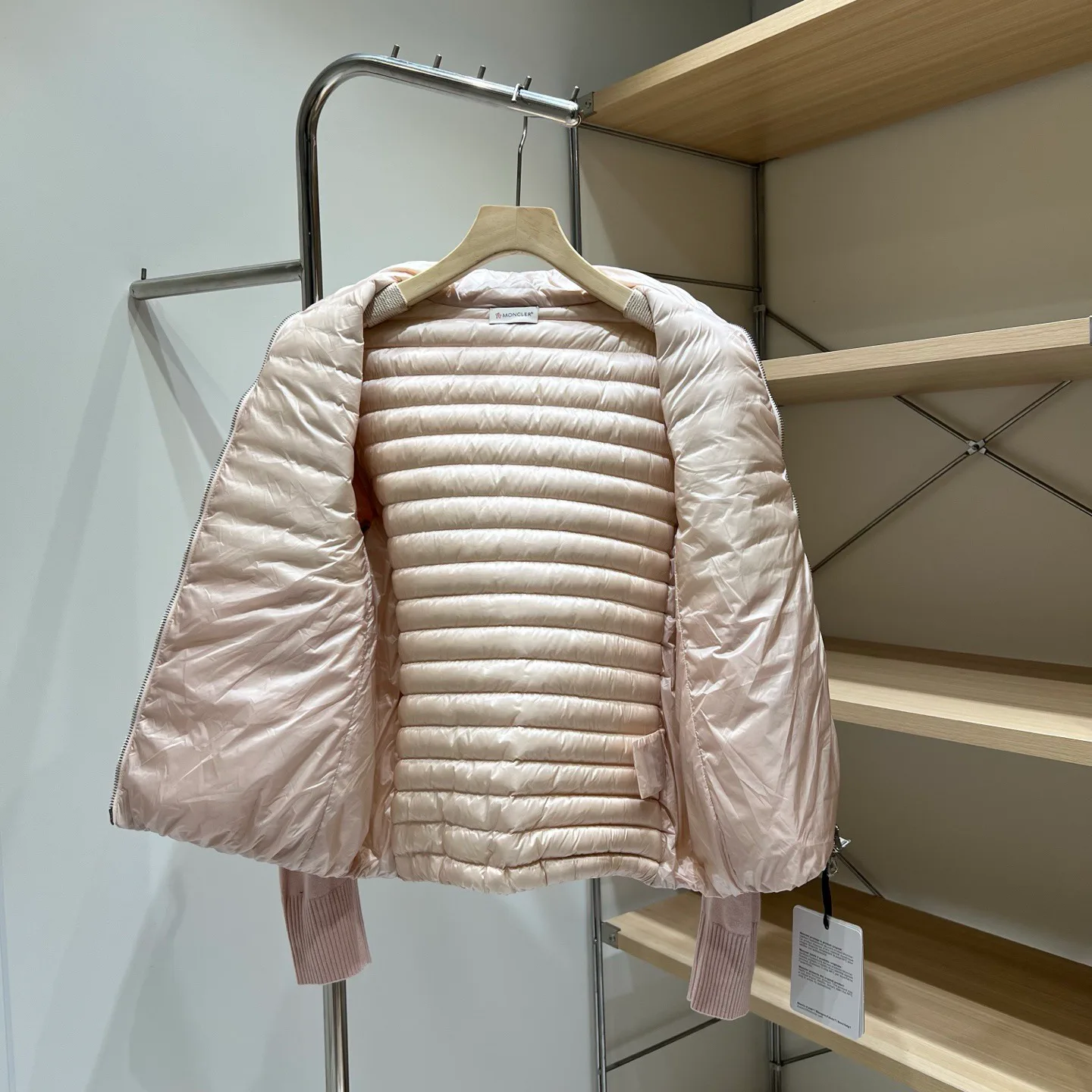 Куртки И Пуховики Женские Moncler 18043622