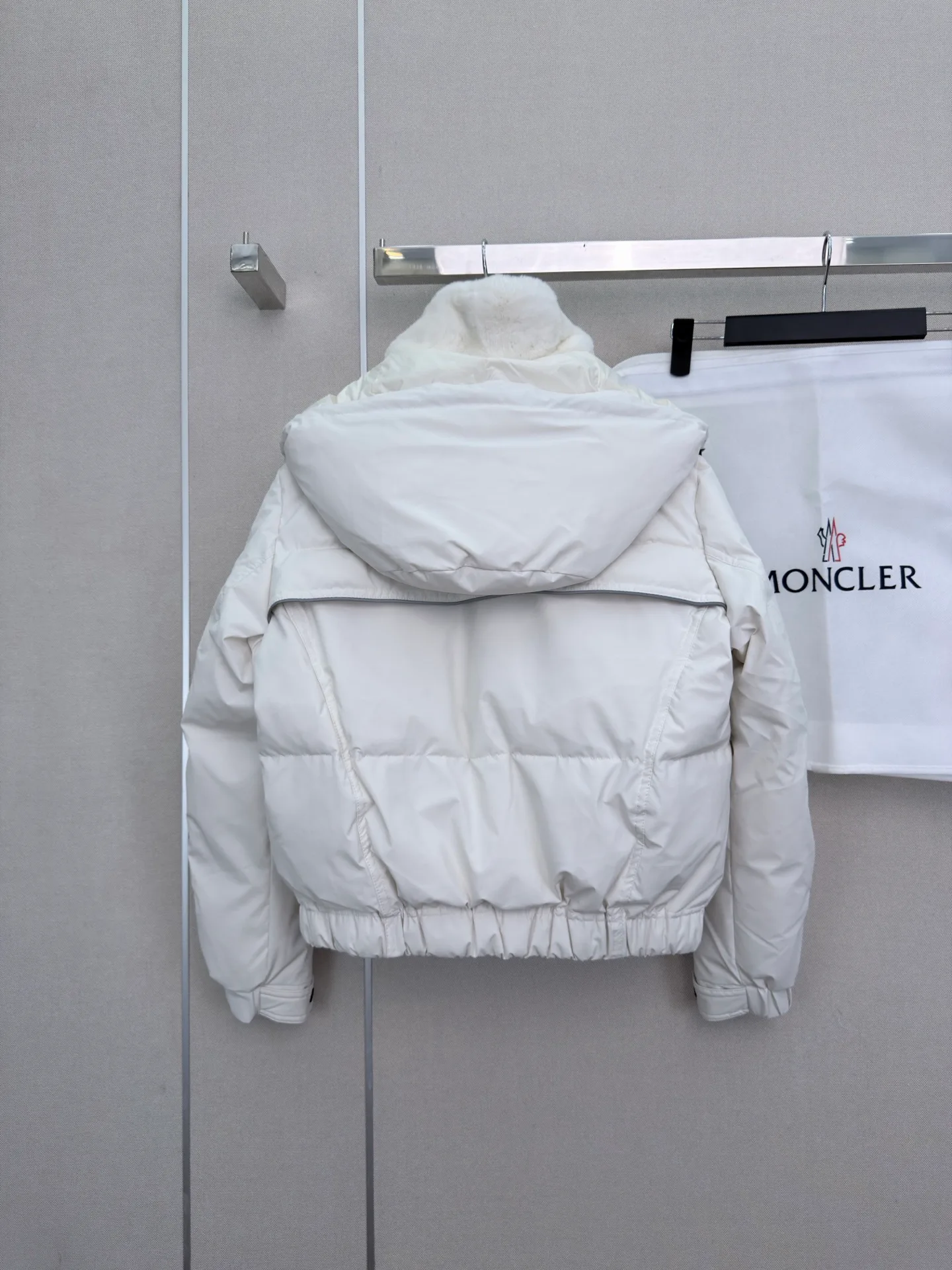 Куртки И Пуховики Женские Moncler 19589661