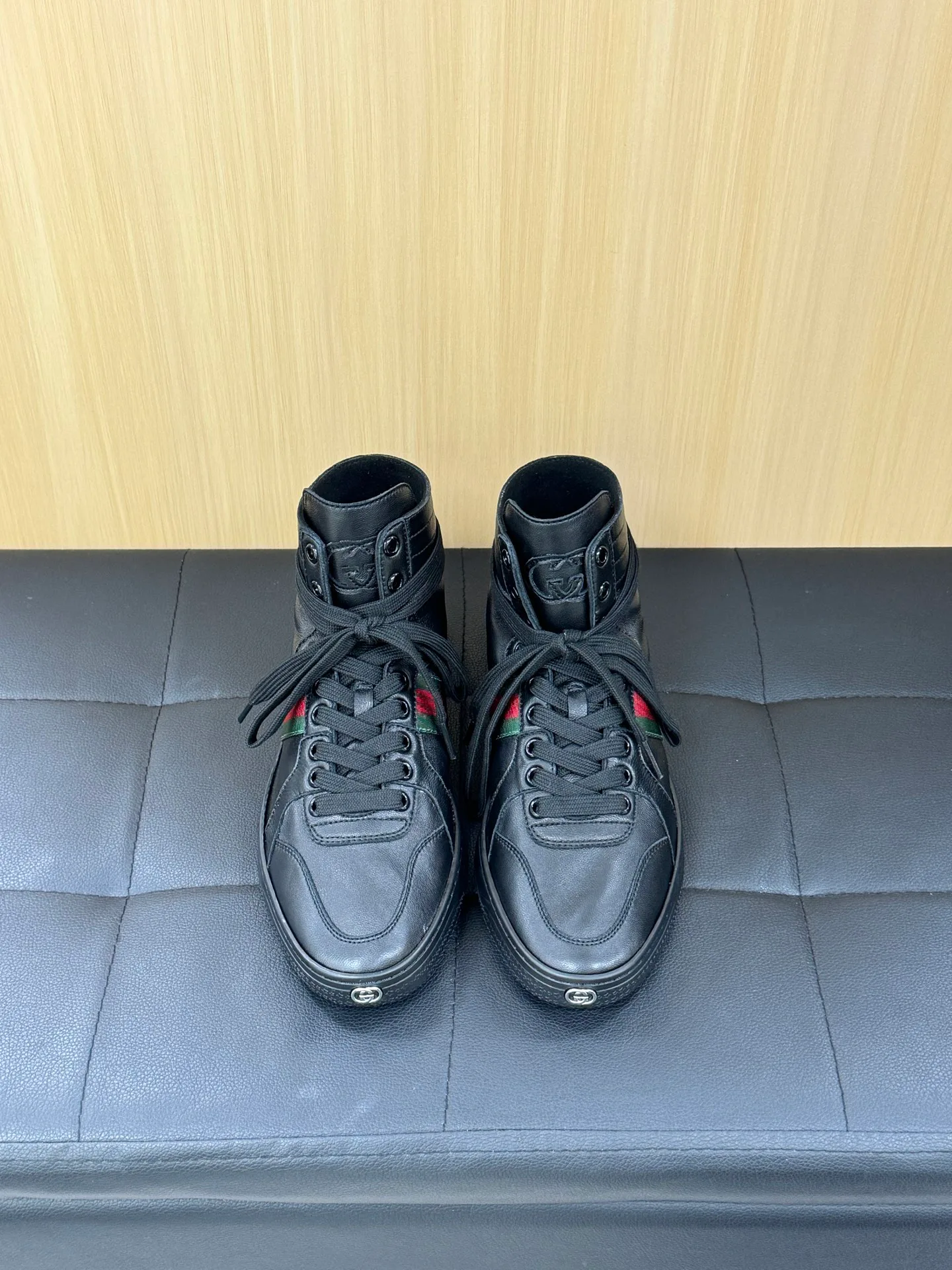 Кроссовки Женские Gucci 18708936