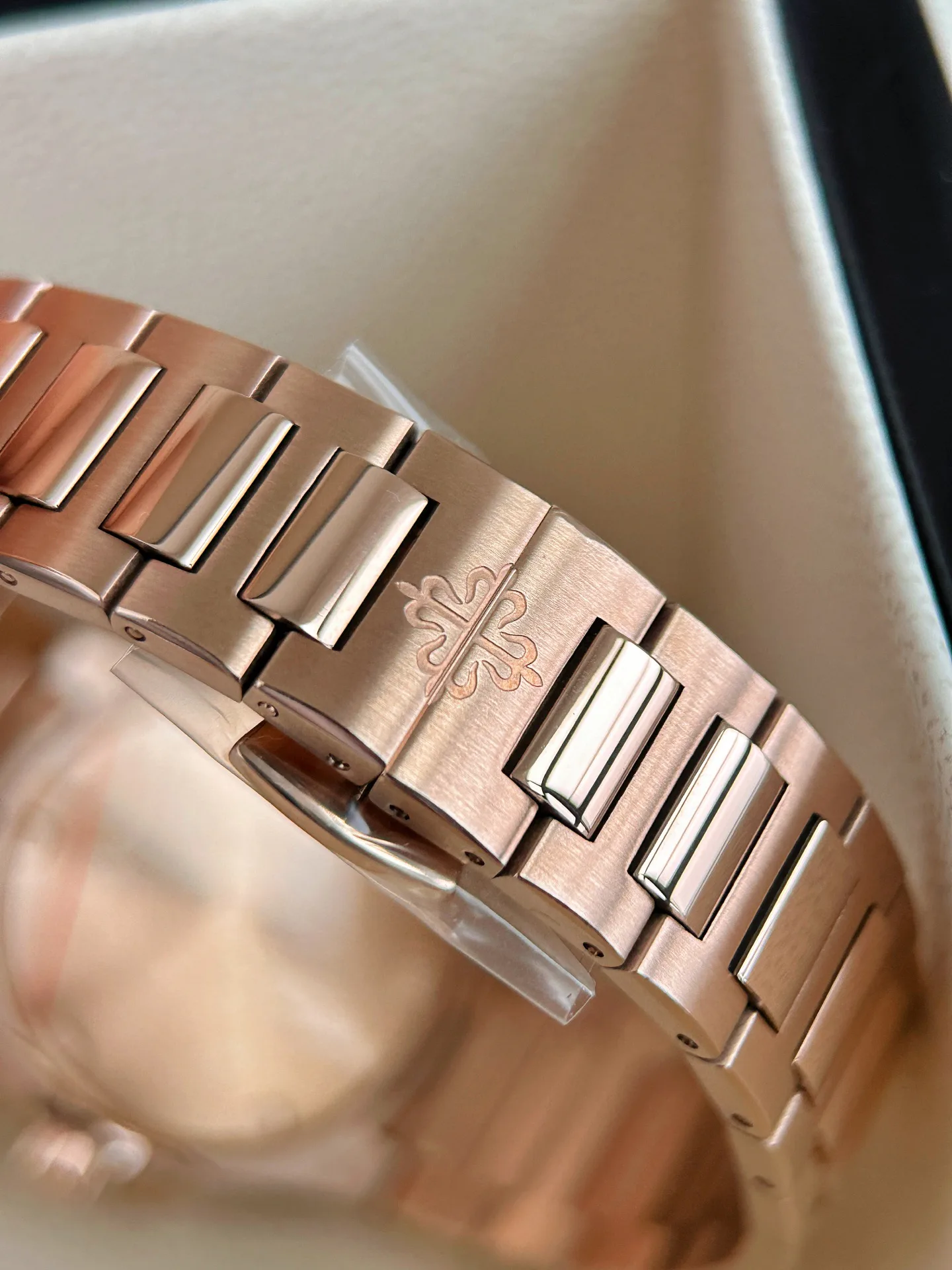 Часы Женские Patek Philippe 233024