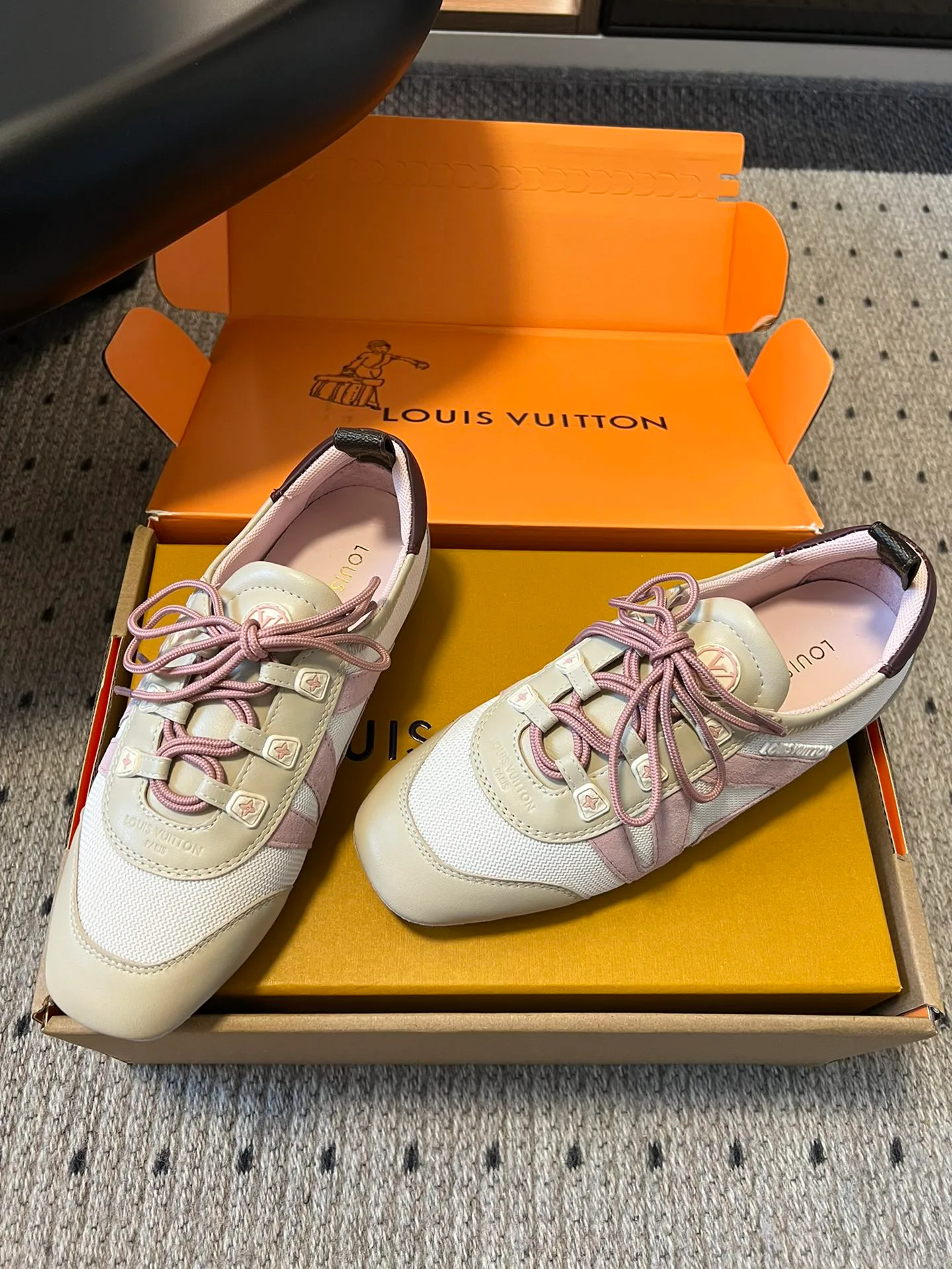 Кроссовки Женские Louis Vuitton 51415