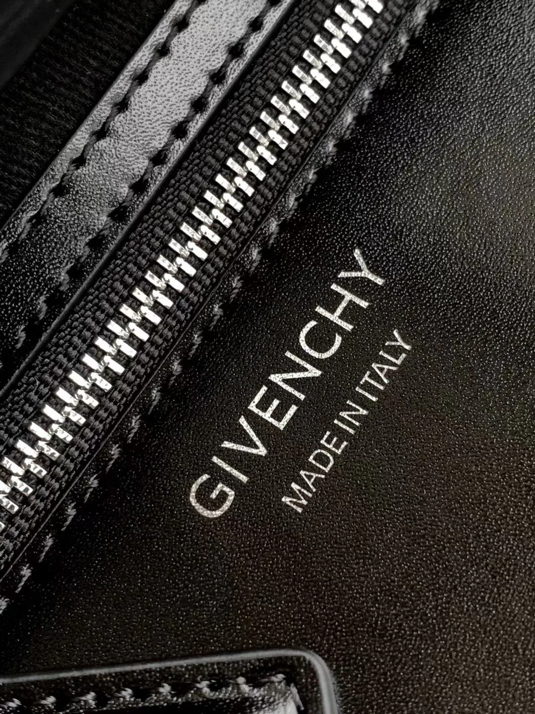 Сумки На Ремне Женские Givenchy 393503