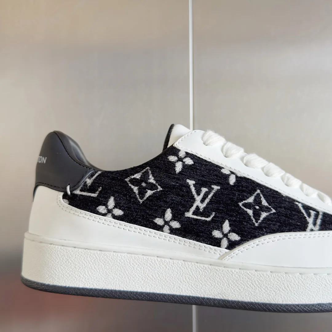 Кроссовки Женские Louis Vuitton 296900