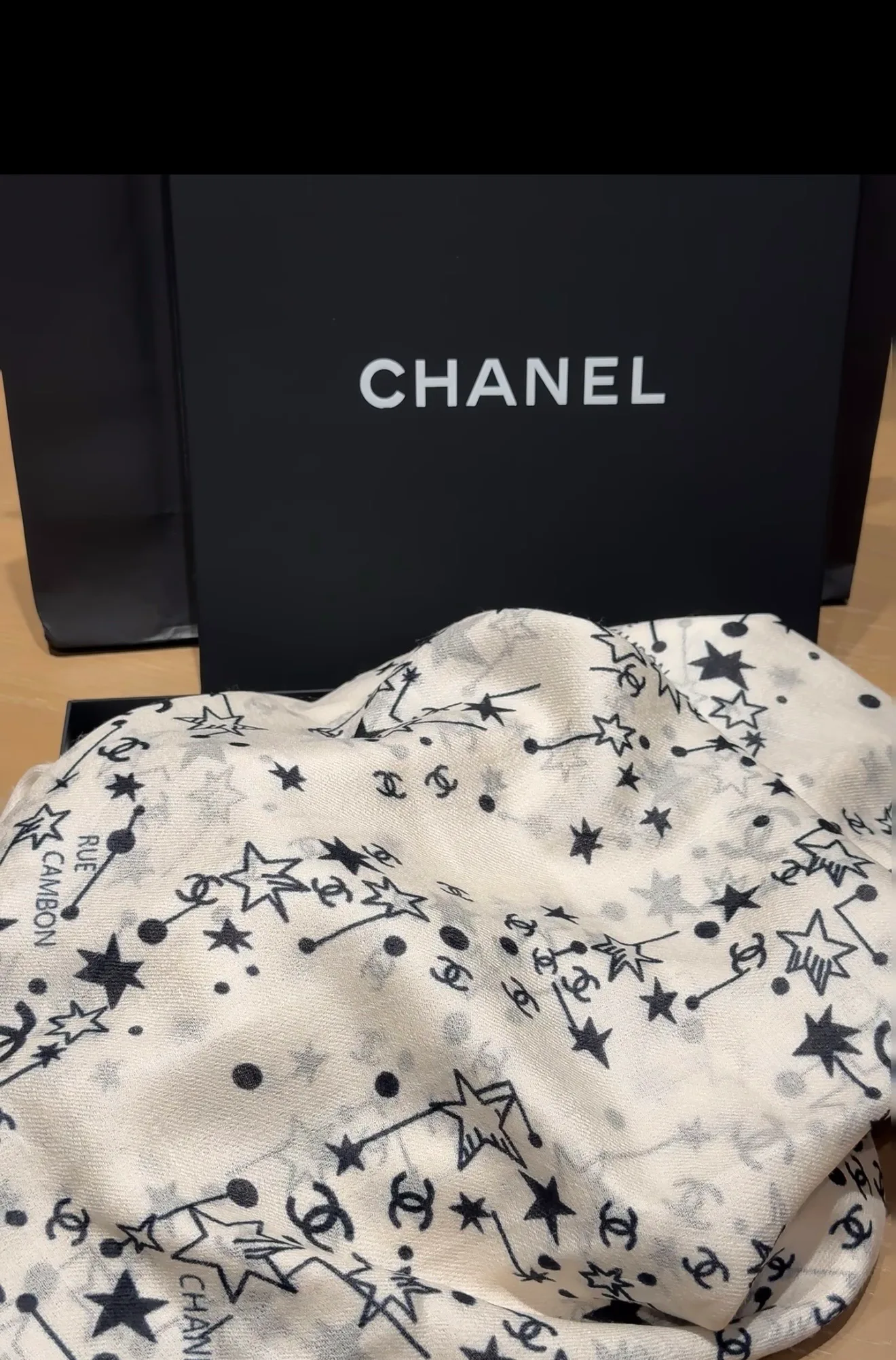Шарфы Chanel 15150486
