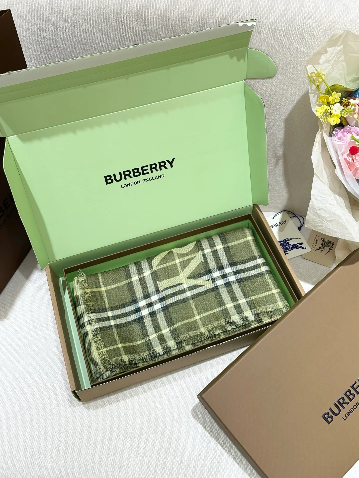 Шарфы Burberry 17991551
