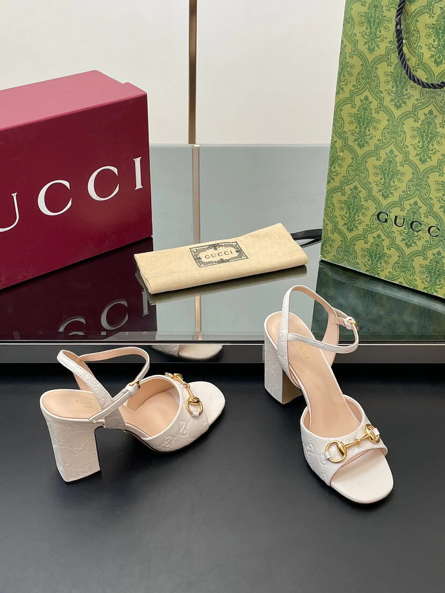 Босоножки Женские Gucci 17614709