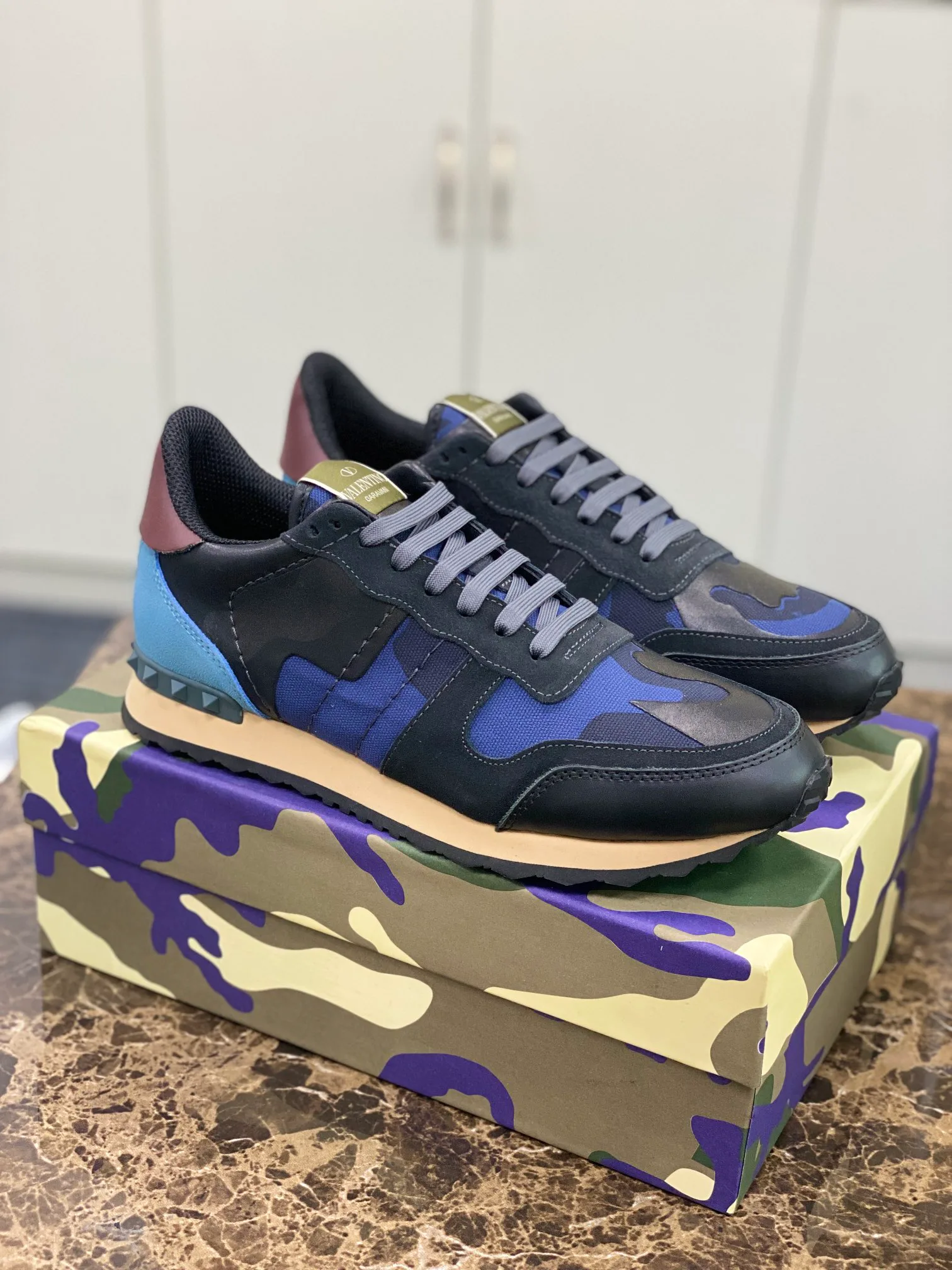 Кроссовки Женские Valentino 10736440