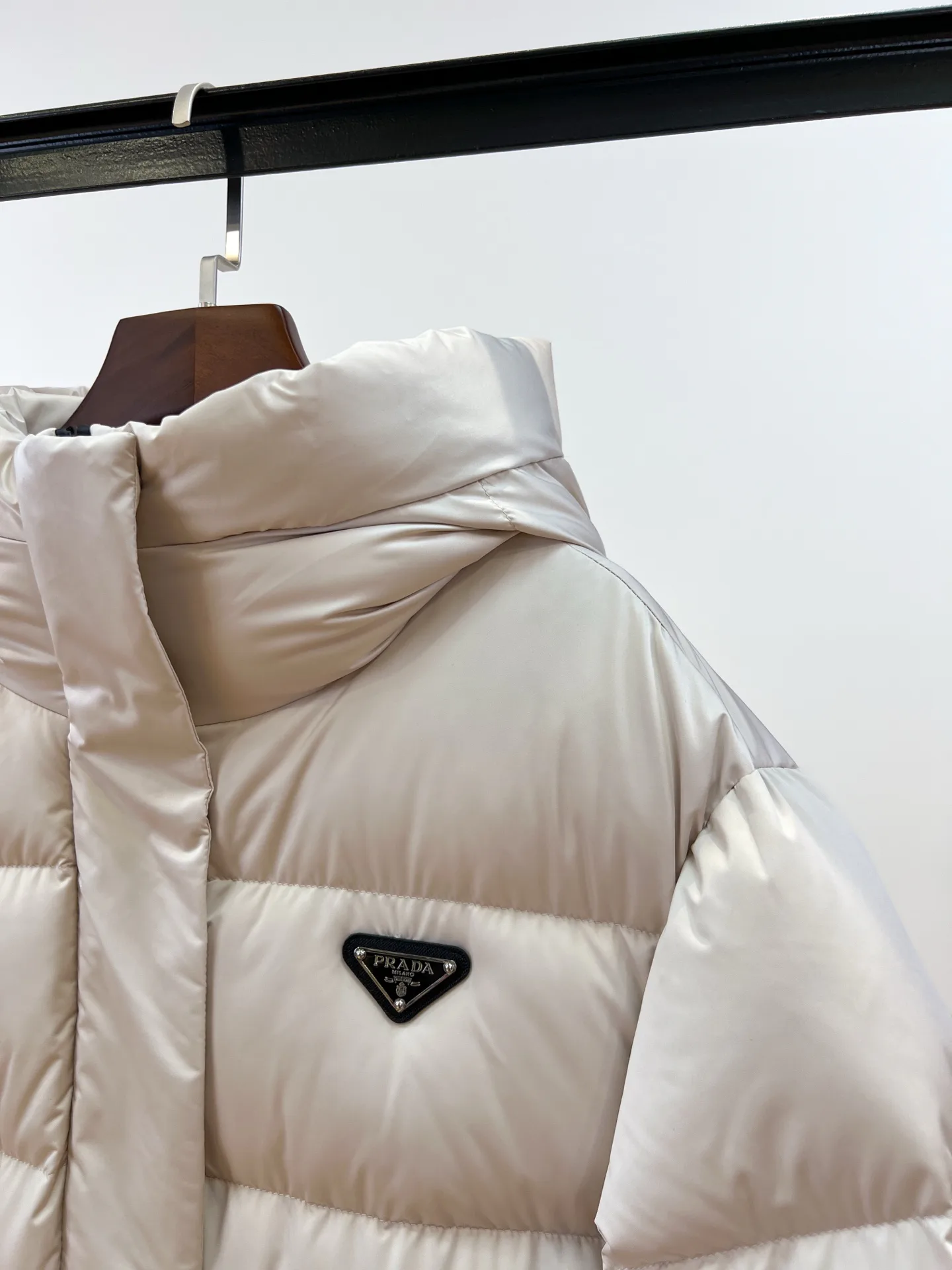 Куртки И Пуховики Женские Prada 18279533