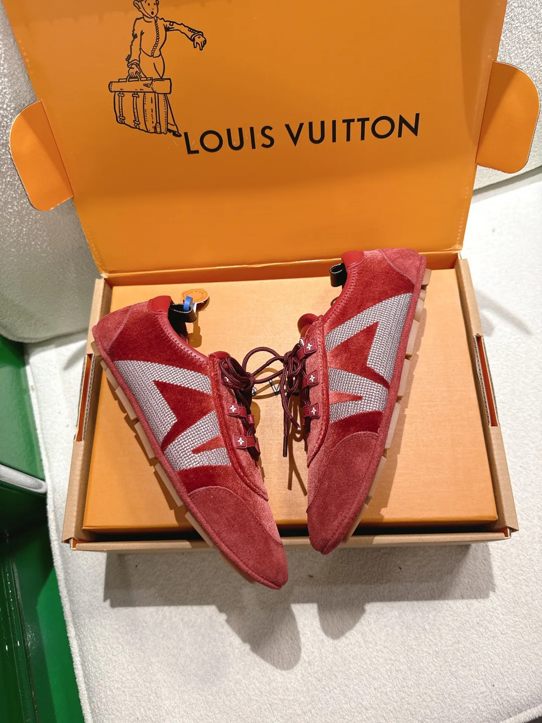 Кроссовки Женские Louis Vuitton 9632237
