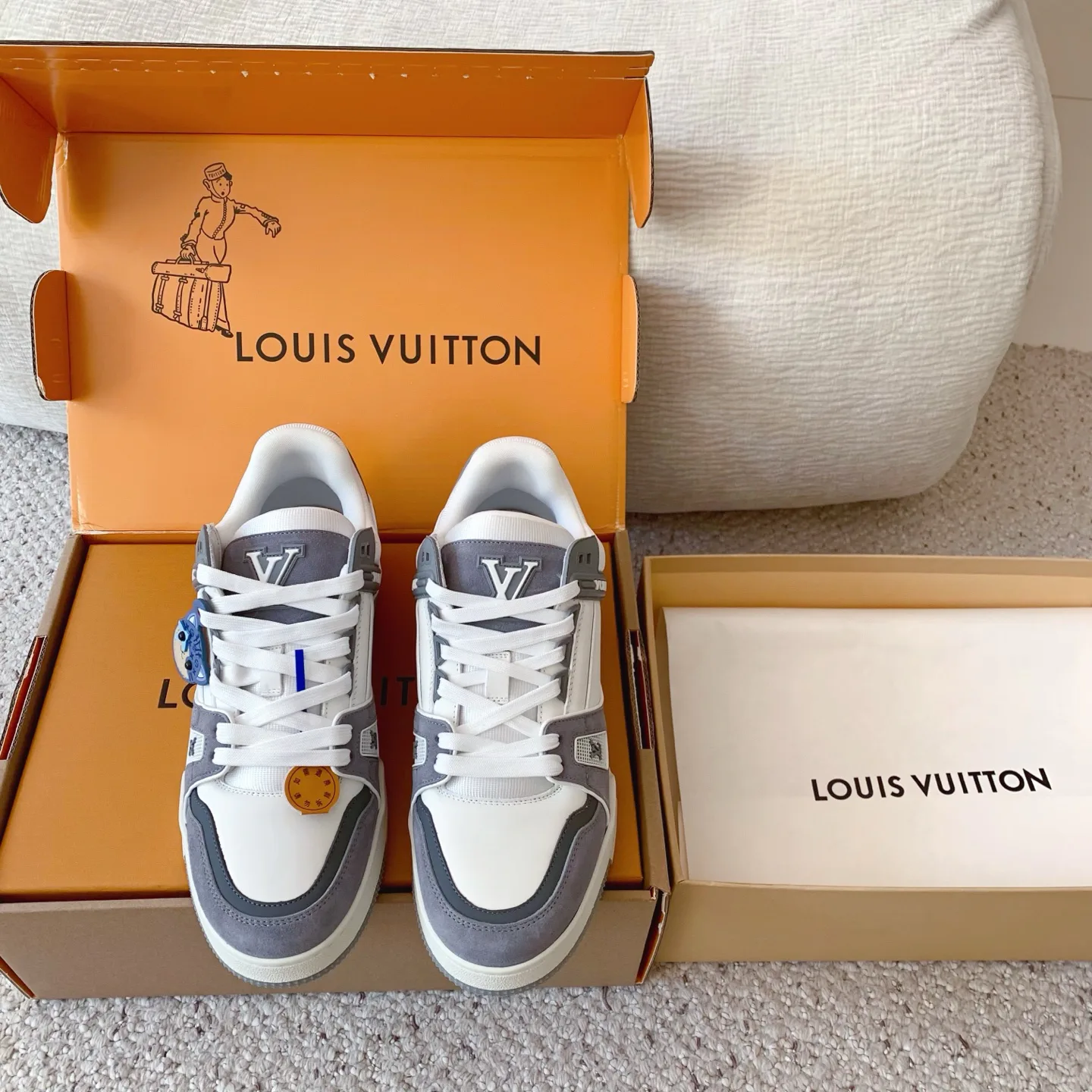 Кроссовки Женские Louis Vuitton 18258360