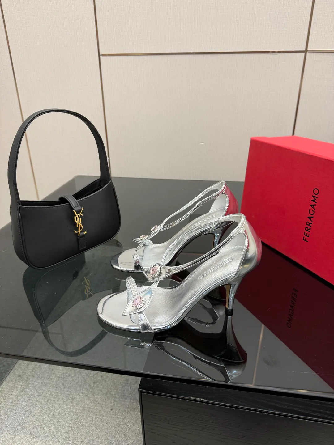 Босоножки Женские Salvatore Ferragamo 5052122