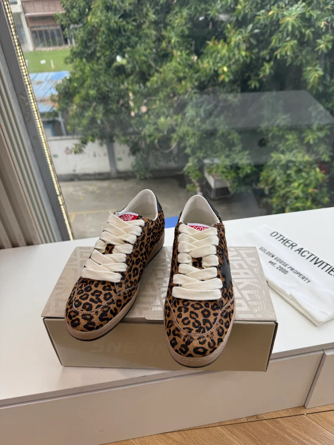 Кроссовки Женские Golden Goose 18801050