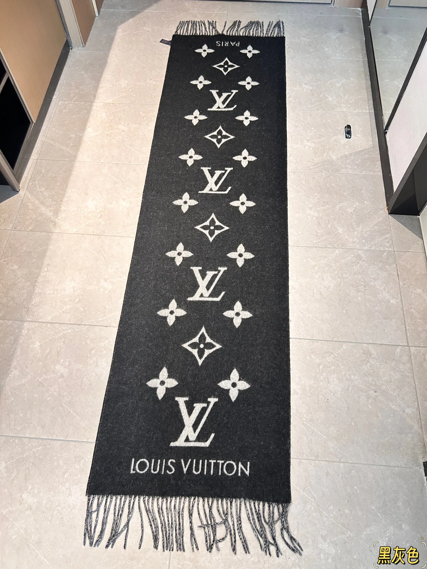 Шарфы Louis Vuitton 18507446