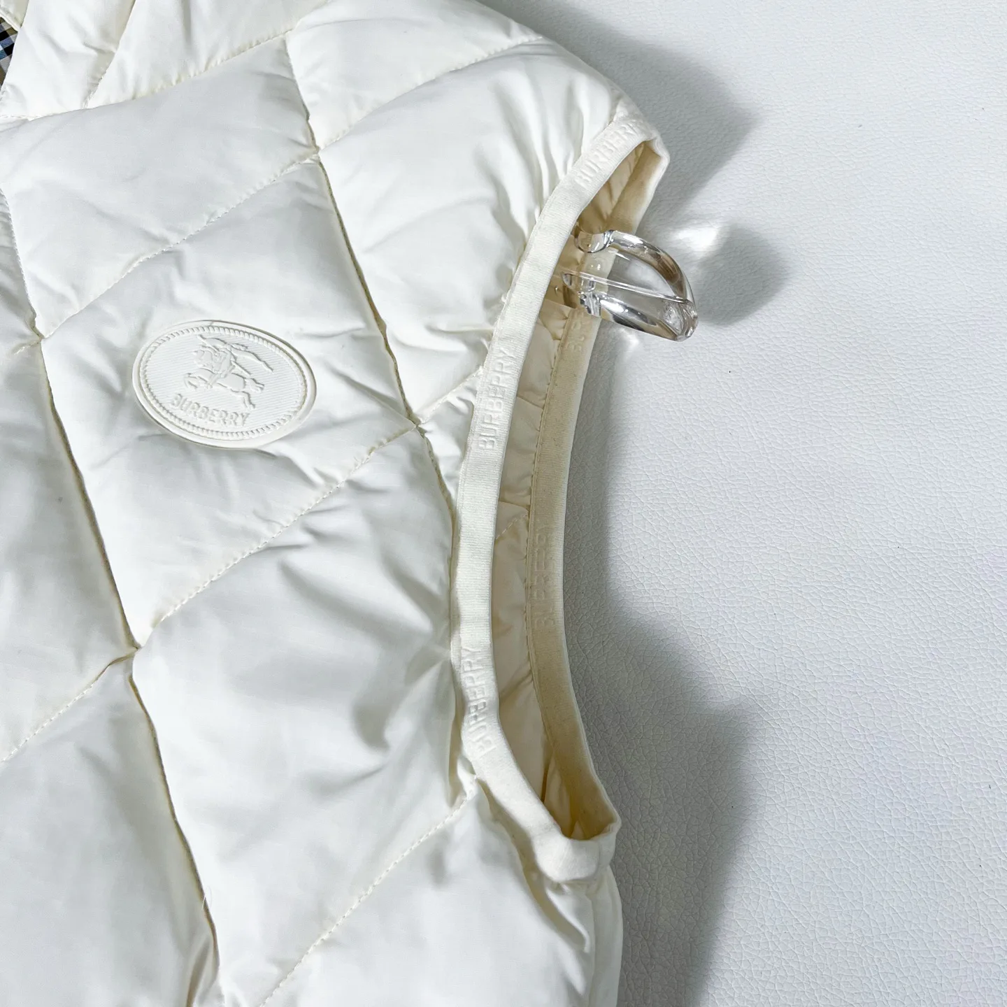 Жилеты Женские Burberry 18728598