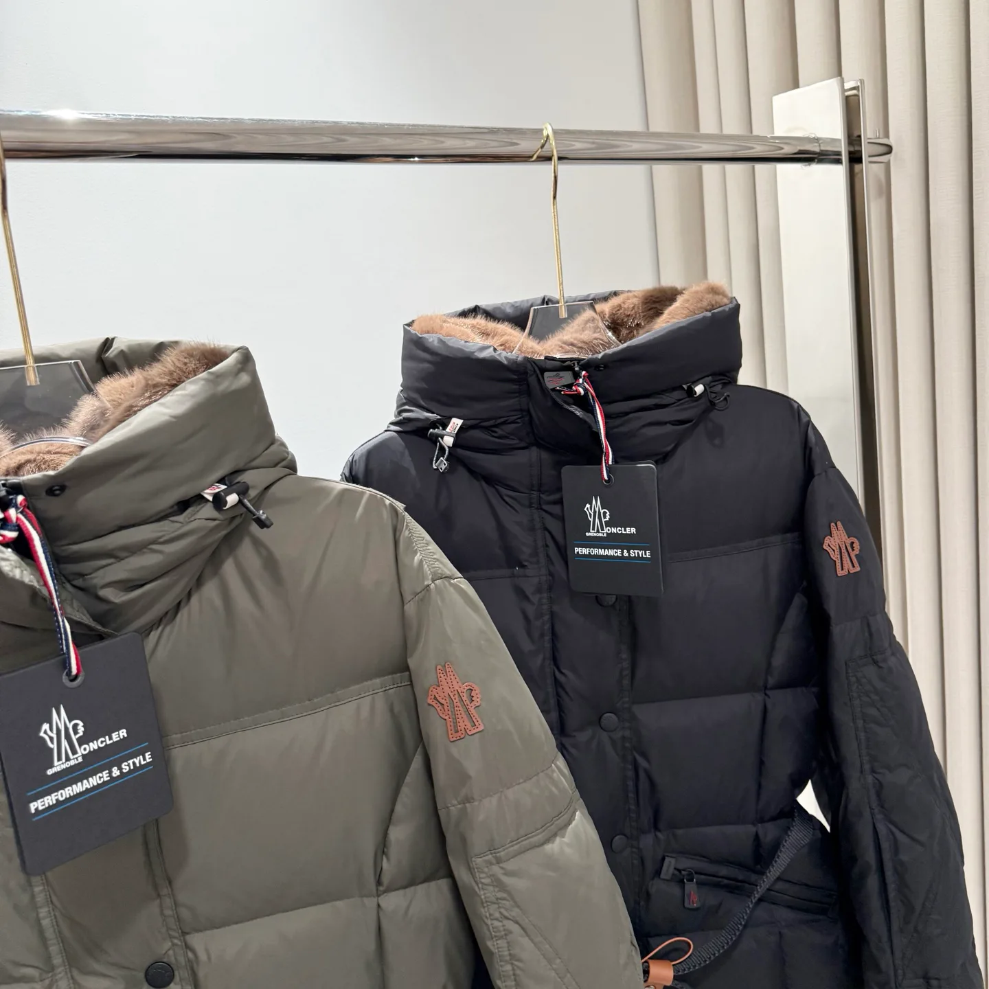 Куртки И Пуховики Женские Moncler 18555784