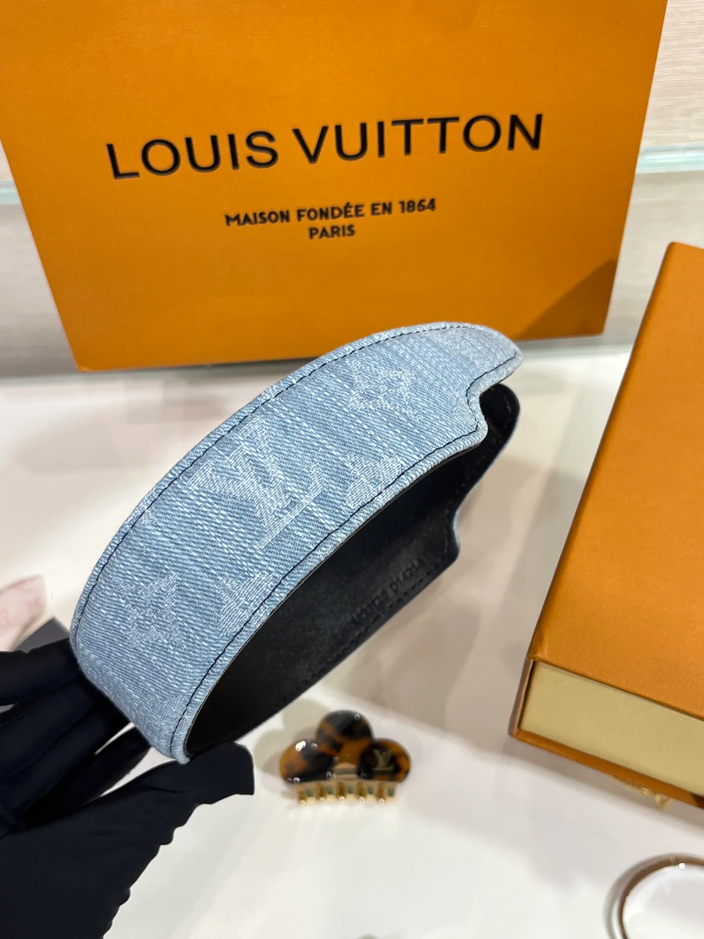 Головные Уборы Louis Vuitton 1703391