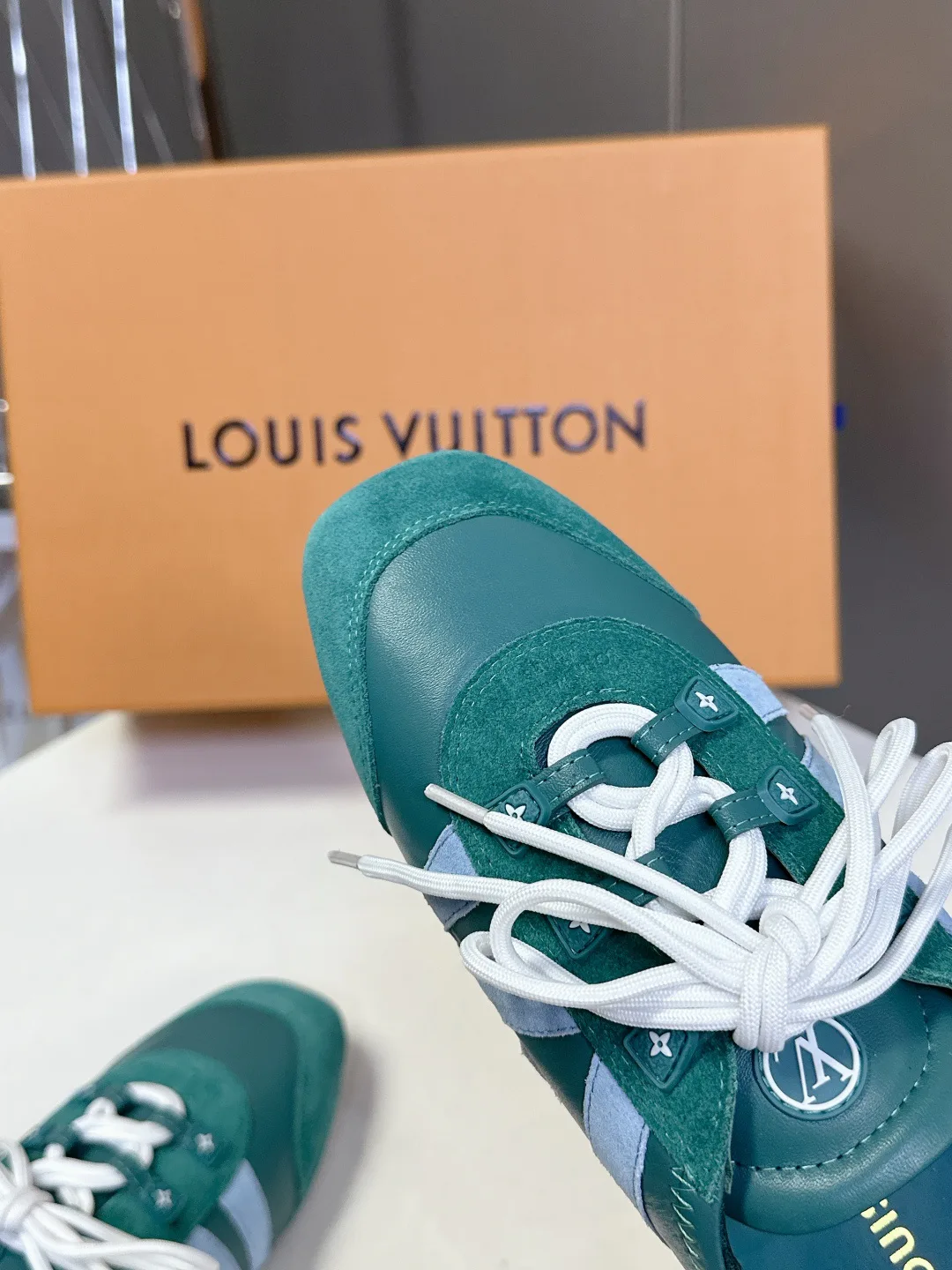 Кроссовки Женские Louis Vuitton 1480783