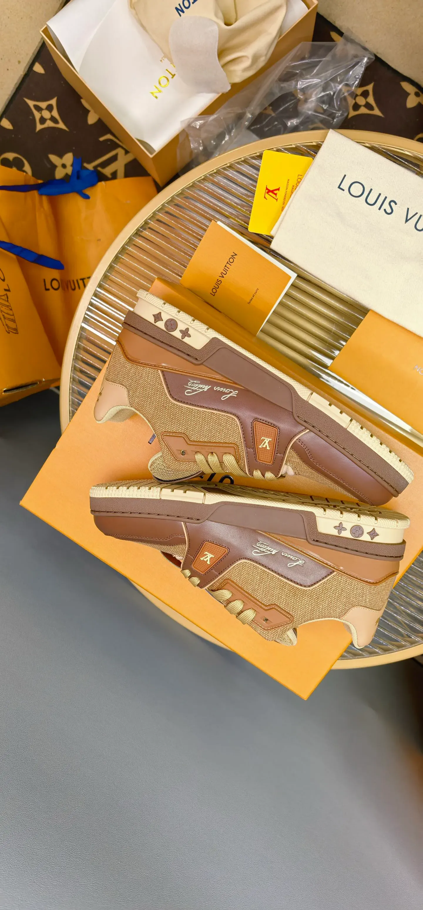 Кроссовки Женские Louis Vuitton 374012