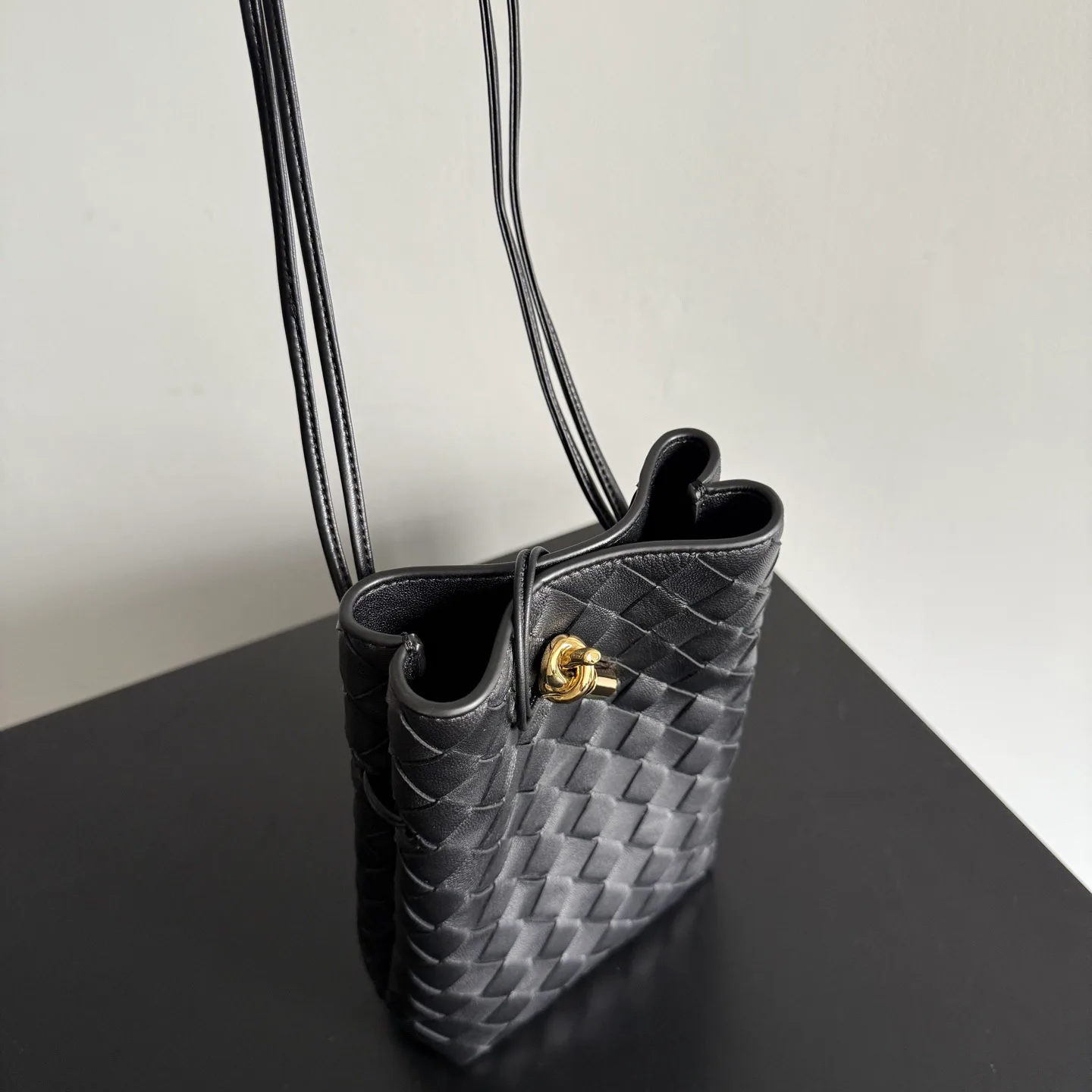 Сумки На Ремне Женские Bottega Veneta 11978384