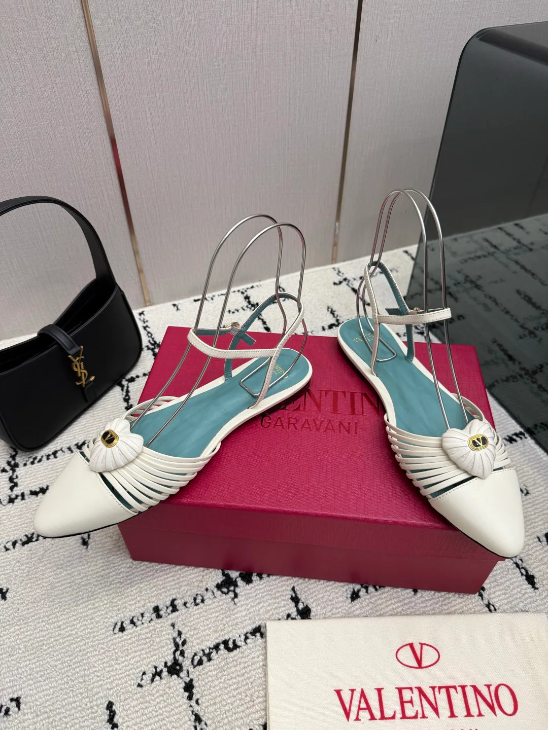 Босоножки Женские Valentino 18598095