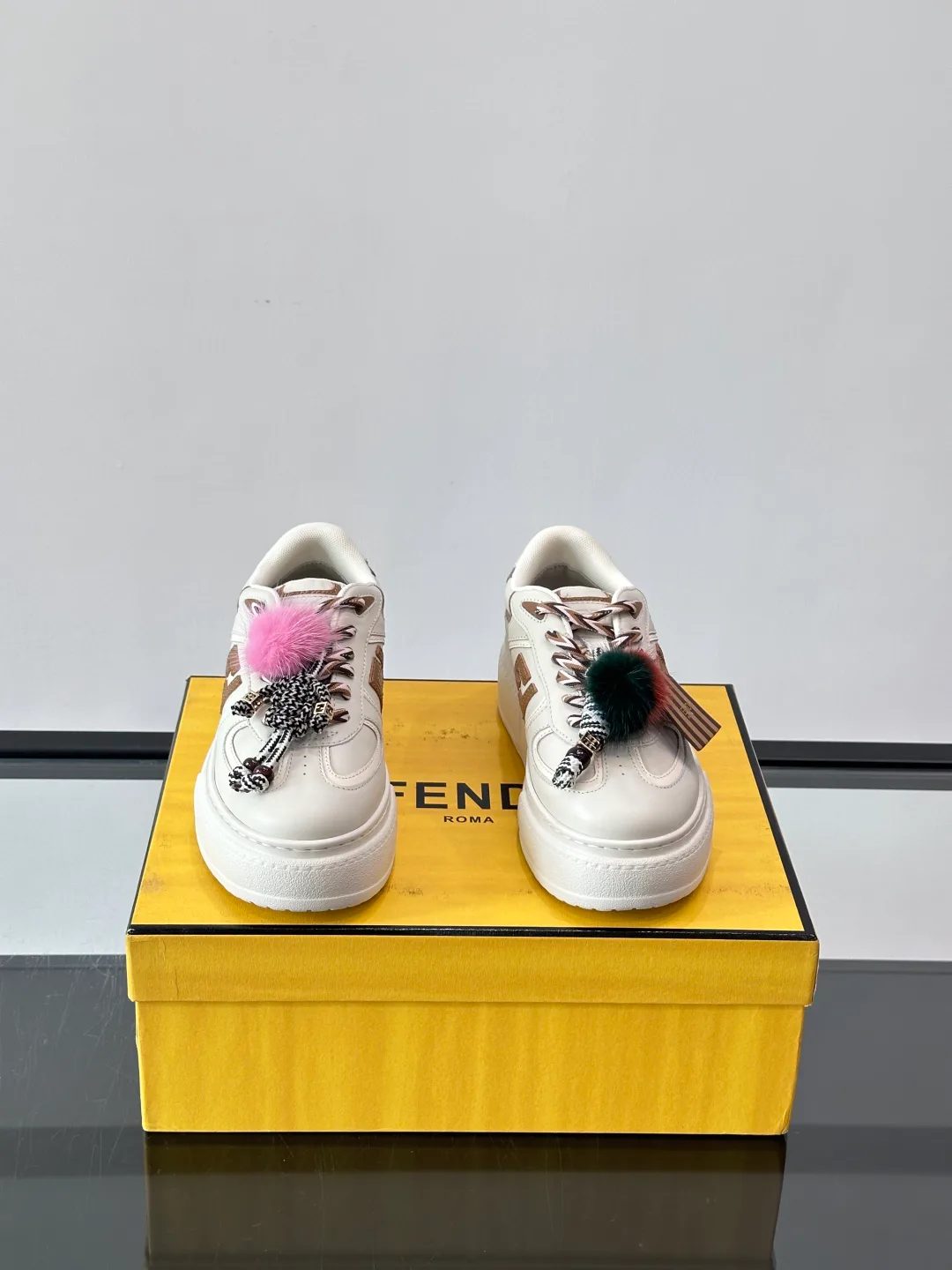 Кроссовки Женские Fendi 82705