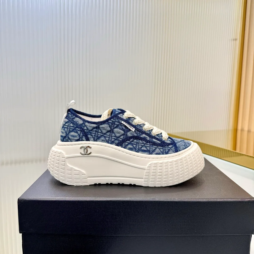 Кроссовки Женские Chanel 18366986