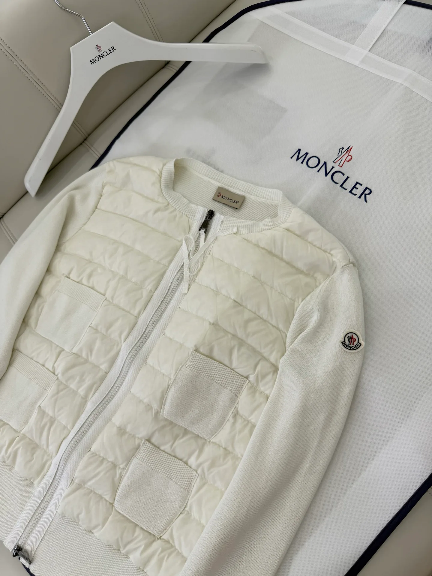 Куртки И Пуховики Женские Moncler 17122201