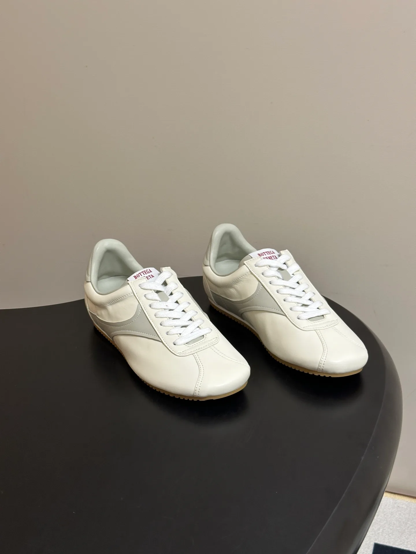 Кроссовки Женские Bottega Veneta 18070055