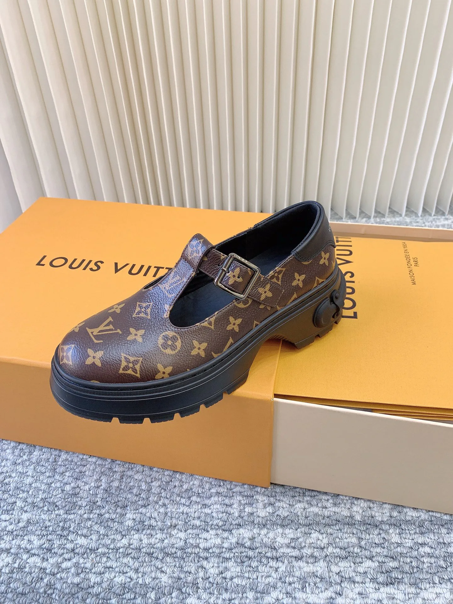 Туфли Женские Louis Vuitton 1474354