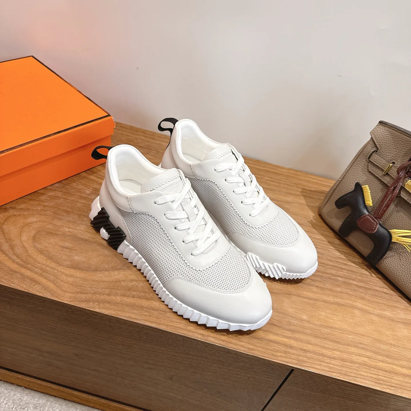 Кроссовки Женские Hermes 17414525