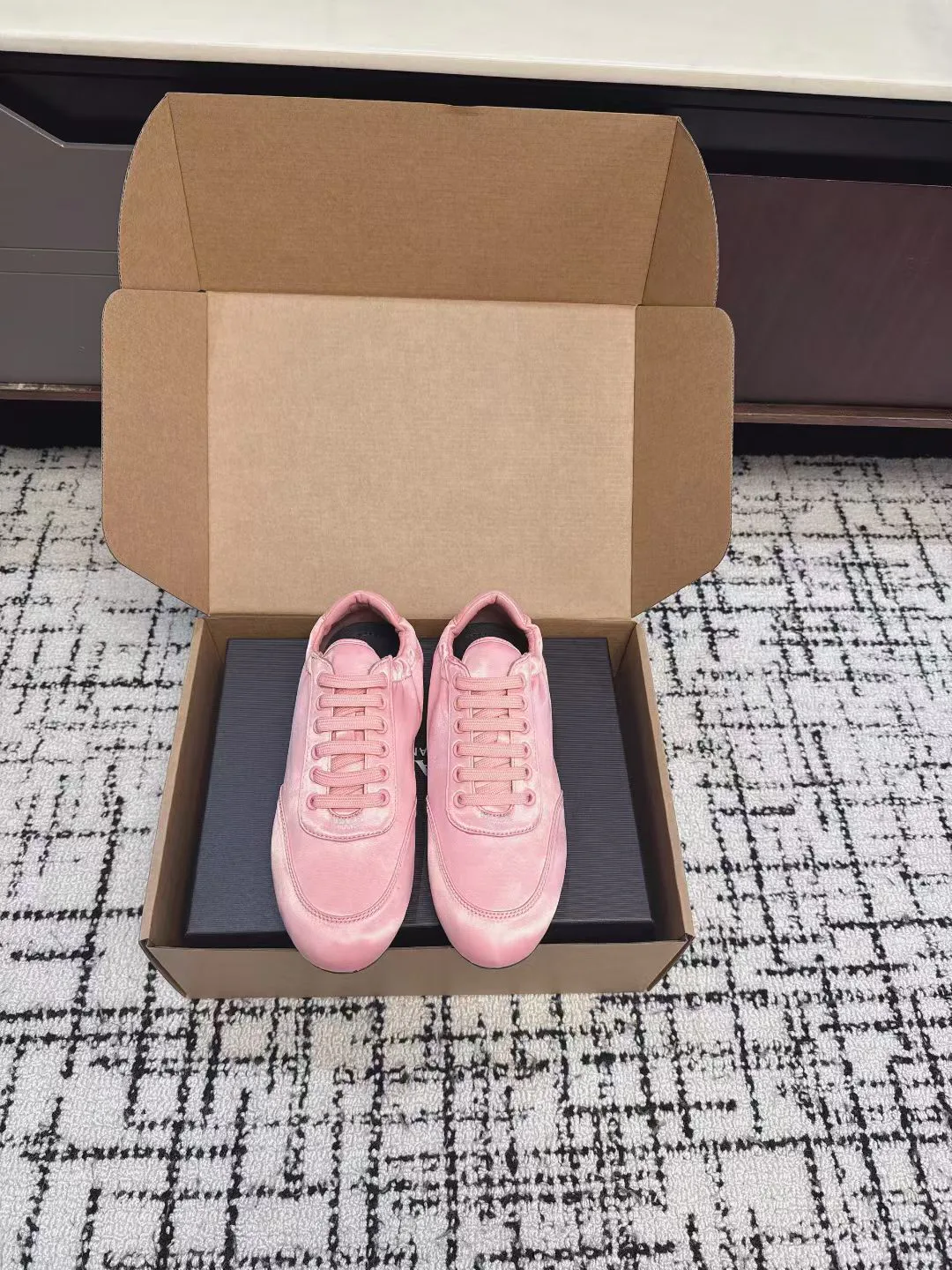 Кроссовки Женские Prada 786359