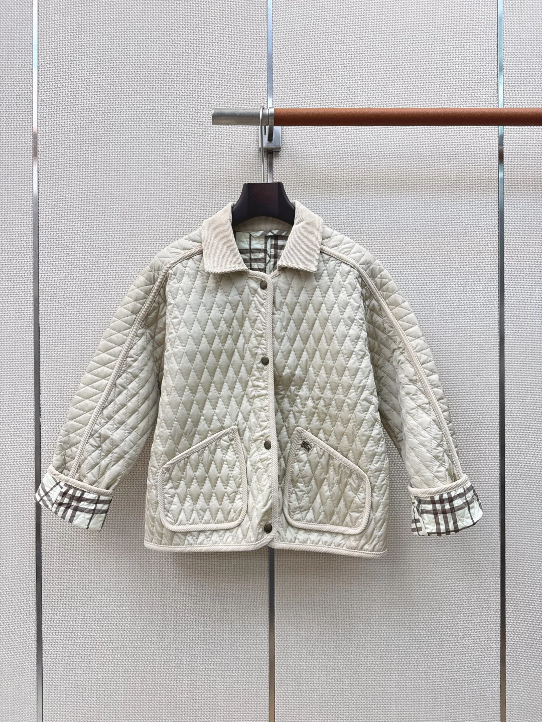 Куртки И Пуховики Женские Burberry 18225619