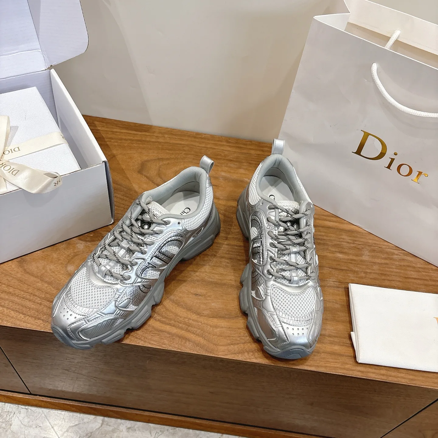 Кроссовки Женские Christian Dior 11647858