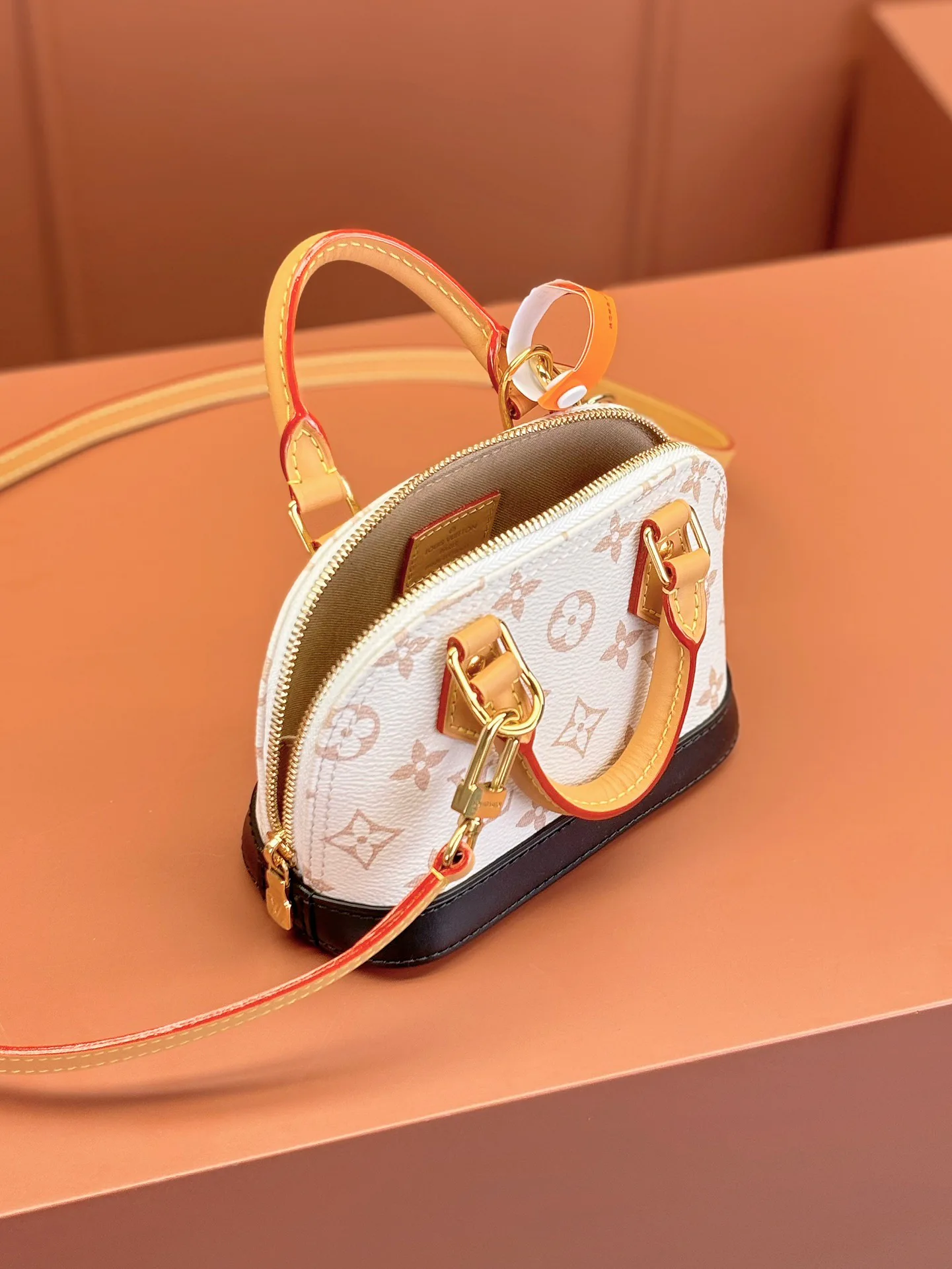 Классические Сумки Женские Louis Vuitton 12622374