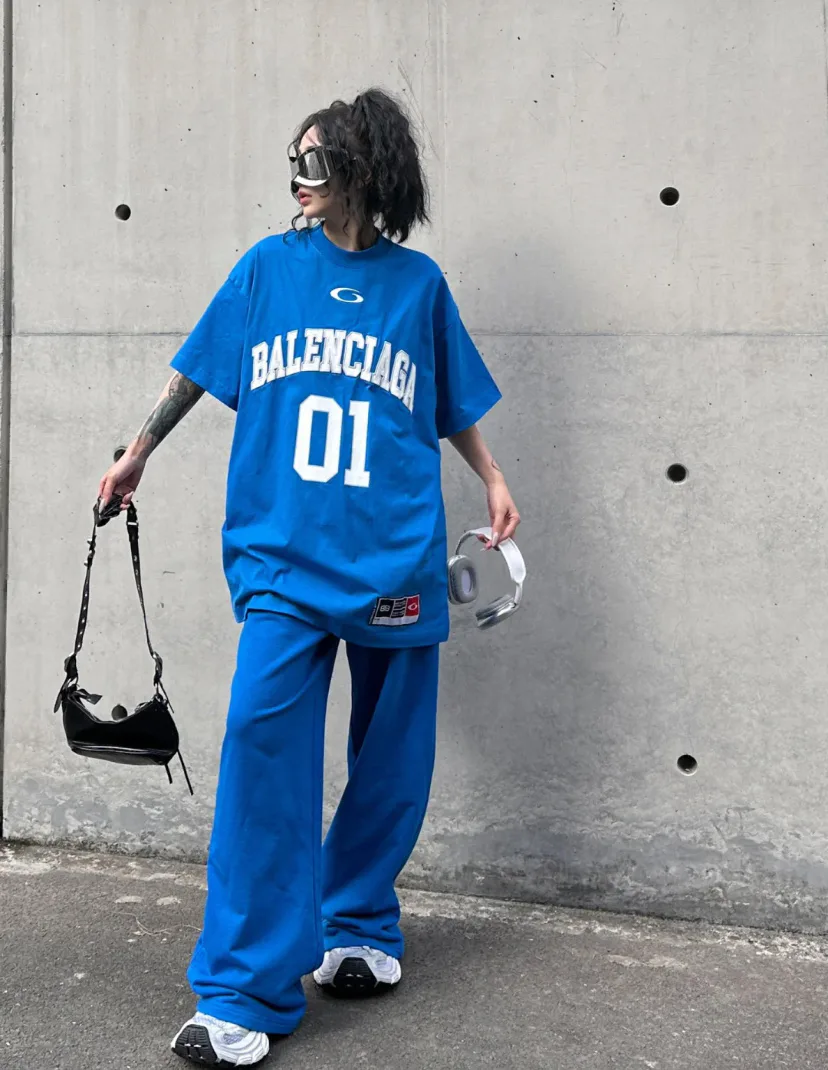 Футболки Женские Balenciaga 18190796
