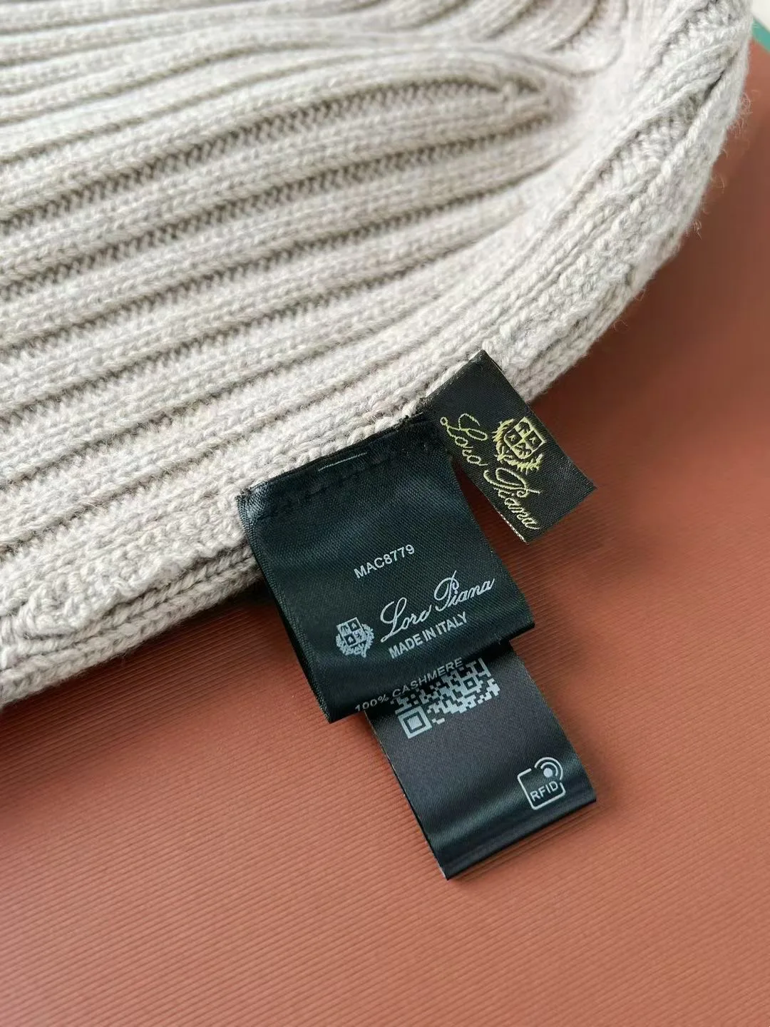 Головные Уборы Loro Piana 81350