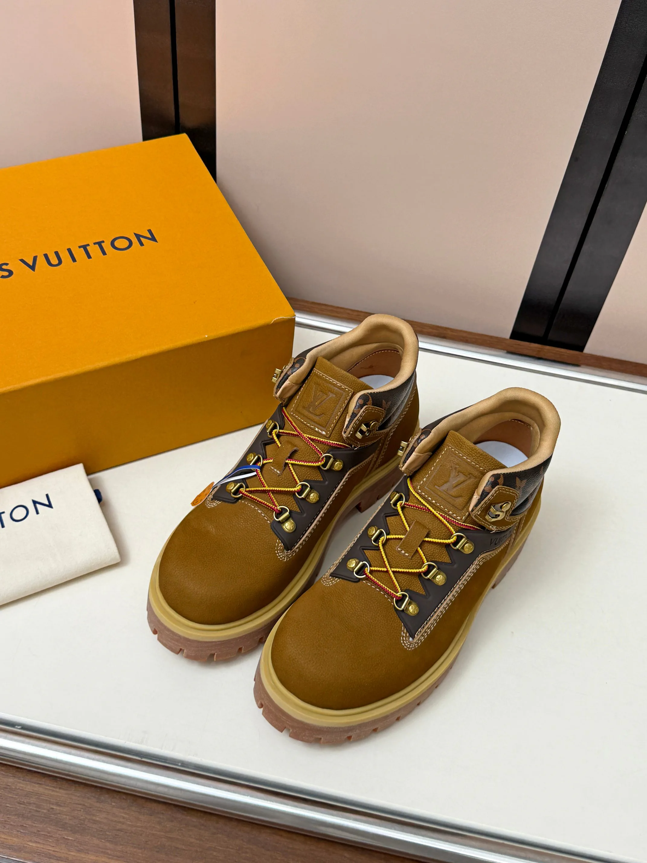 Ботинки Женские Louis Vuitton 18417473