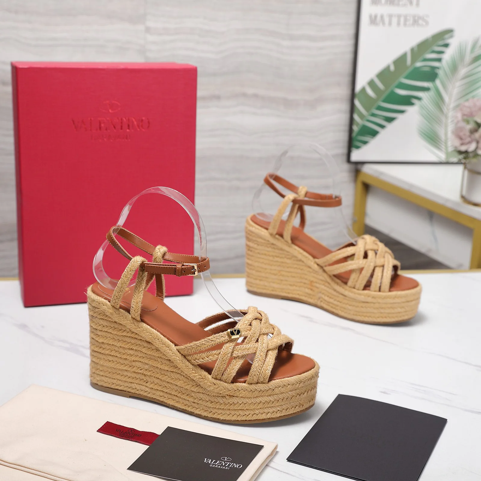 Босоножки Женские Valentino 18346926