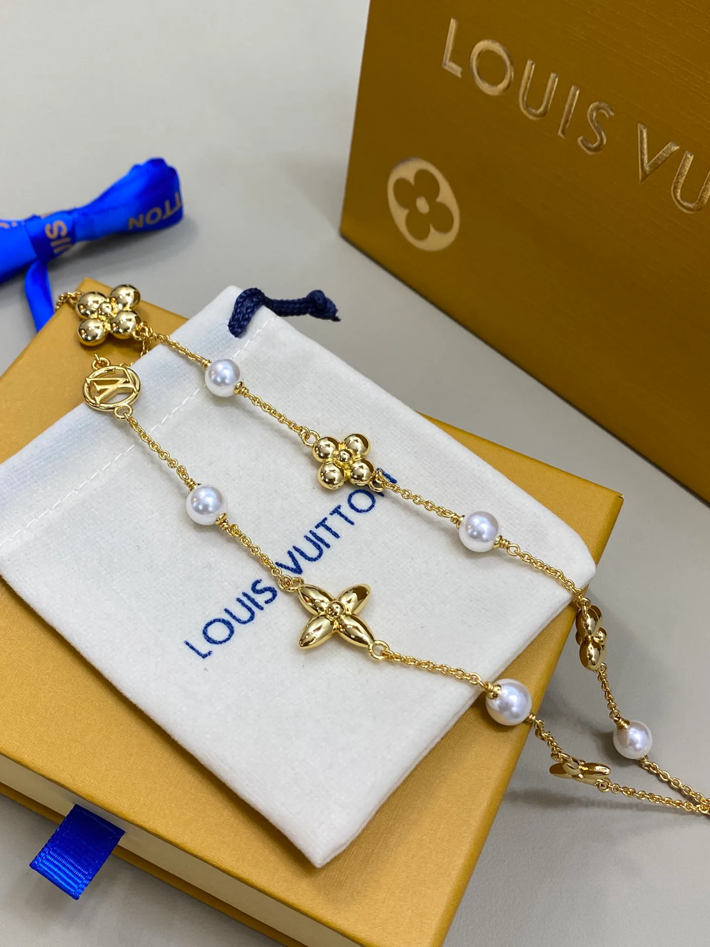 Бижутерия Louis Vuitton 17821899