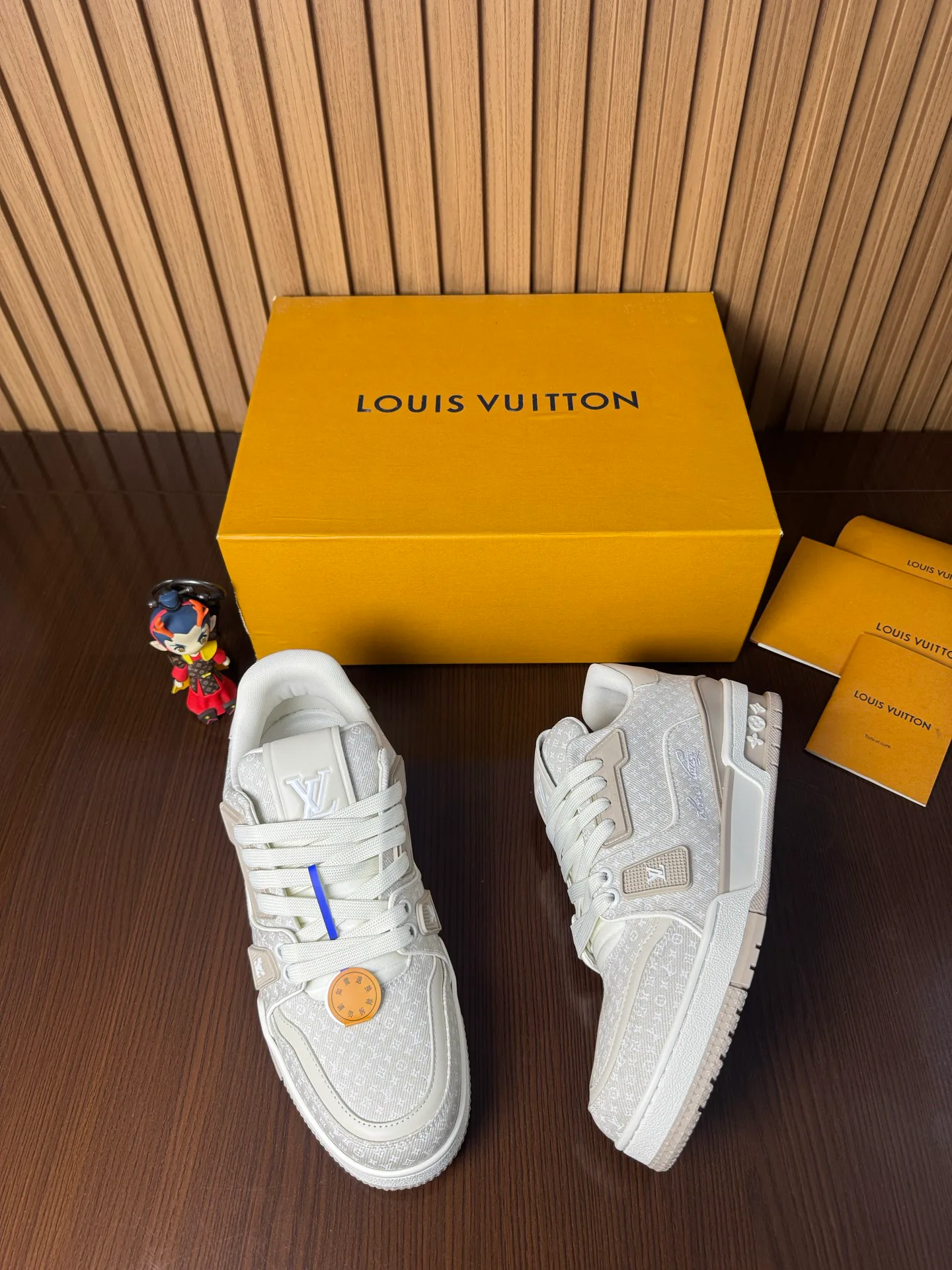 Кроссовки Женские Louis Vuitton 18467452