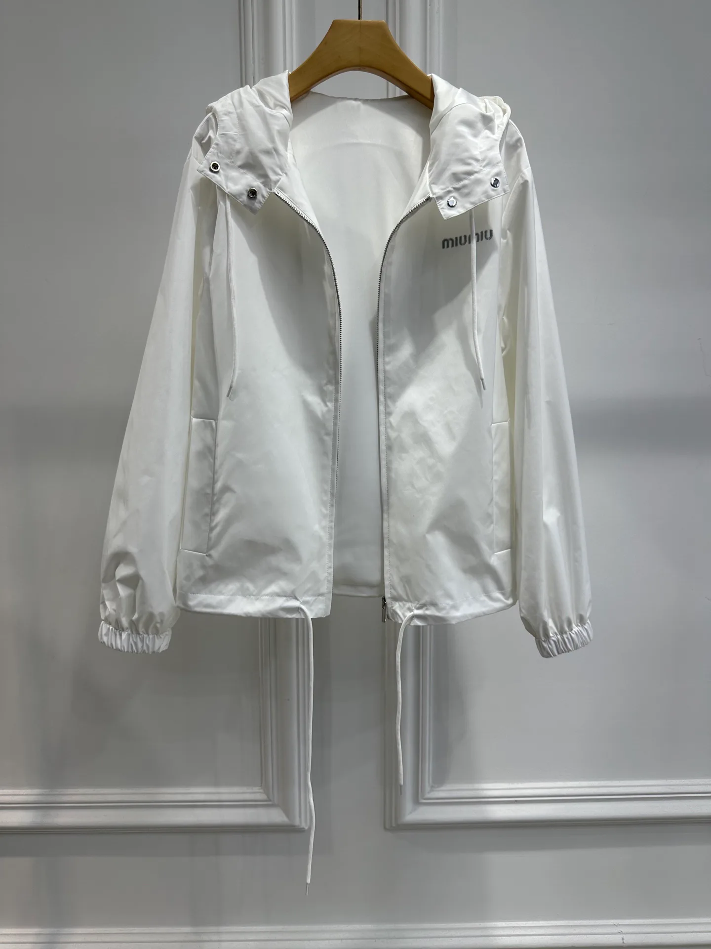 Куртки И Пуховики Женские Miu Miu 18944831
