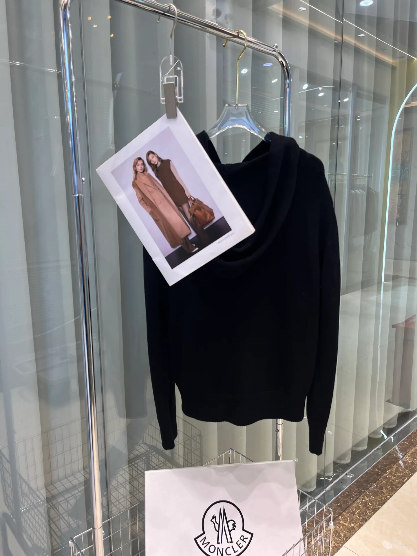 Куртки И Пуховики Женские Moncler 812989