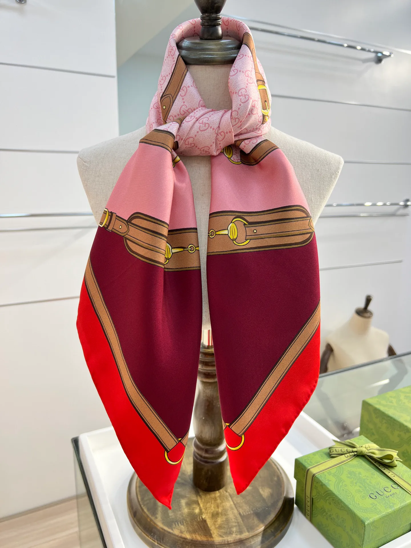 Платки Gucci 11256491