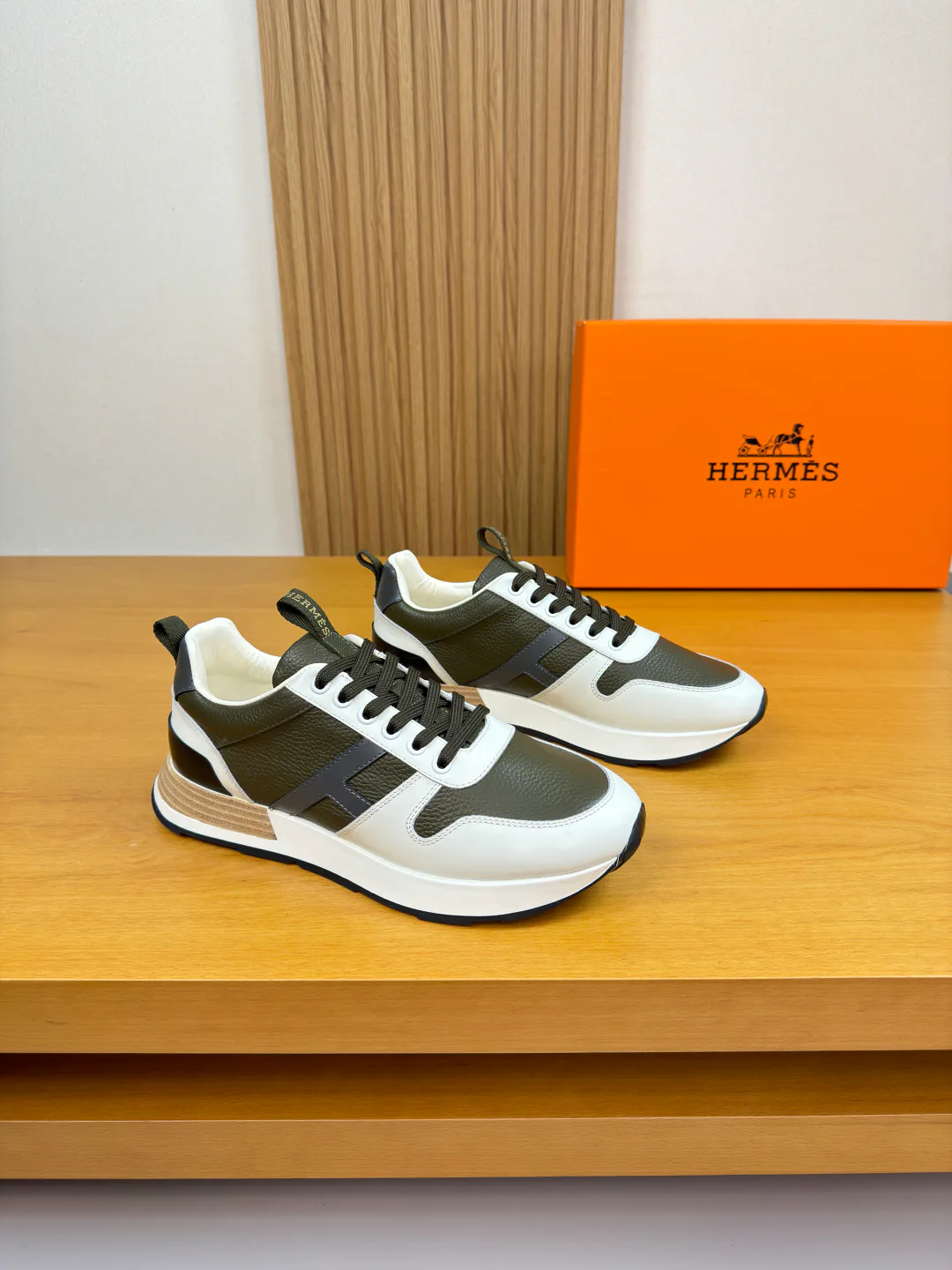 Кроссовки Женские Hermes 3949343