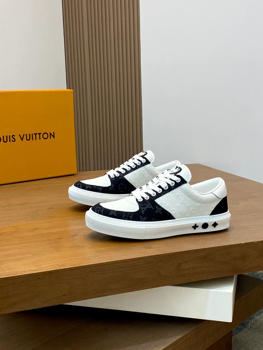 Кроссовки Мужские Louis Vuitton 17934207