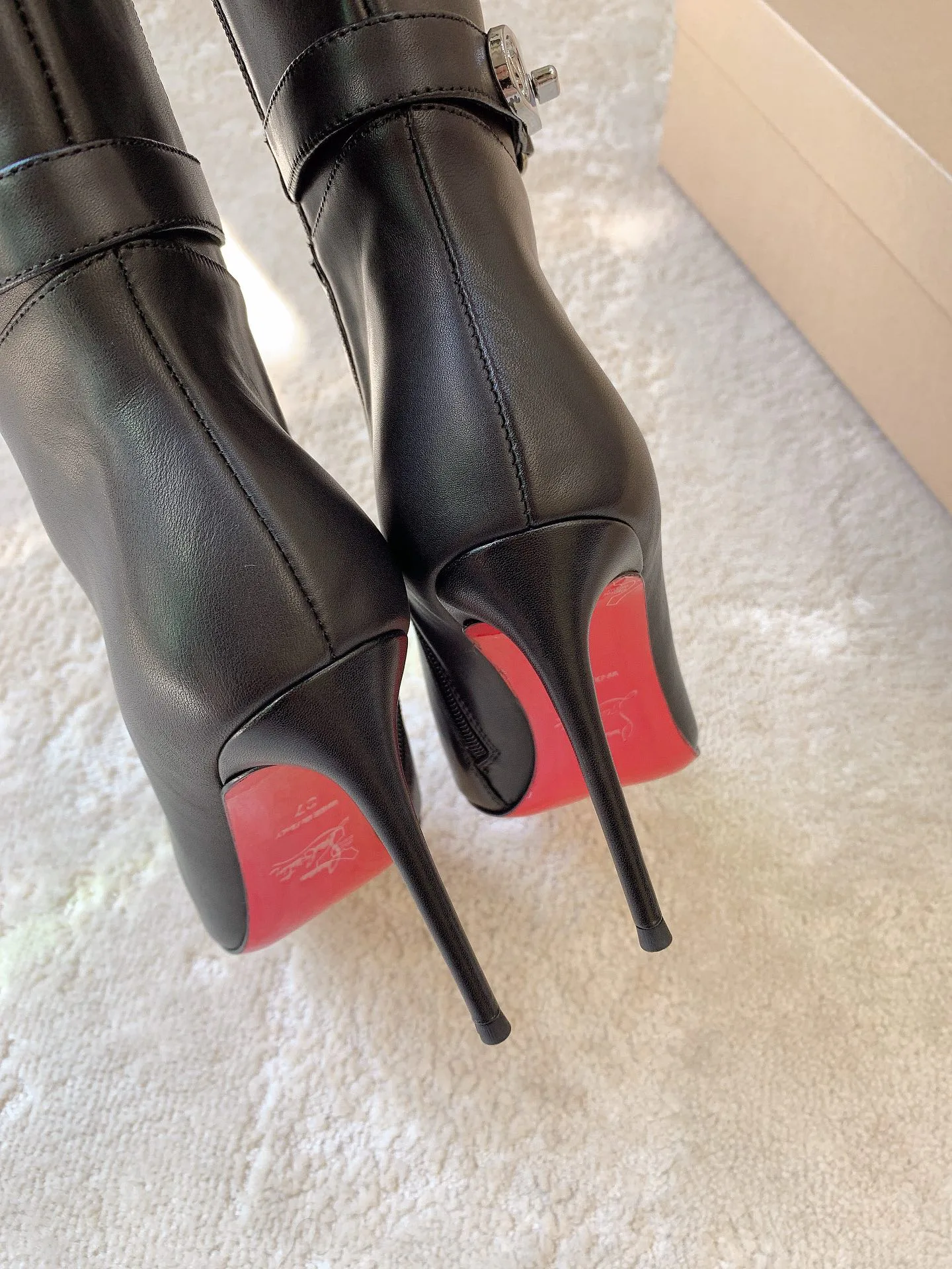 Сапоги Женские Christian Louboutin 17962867