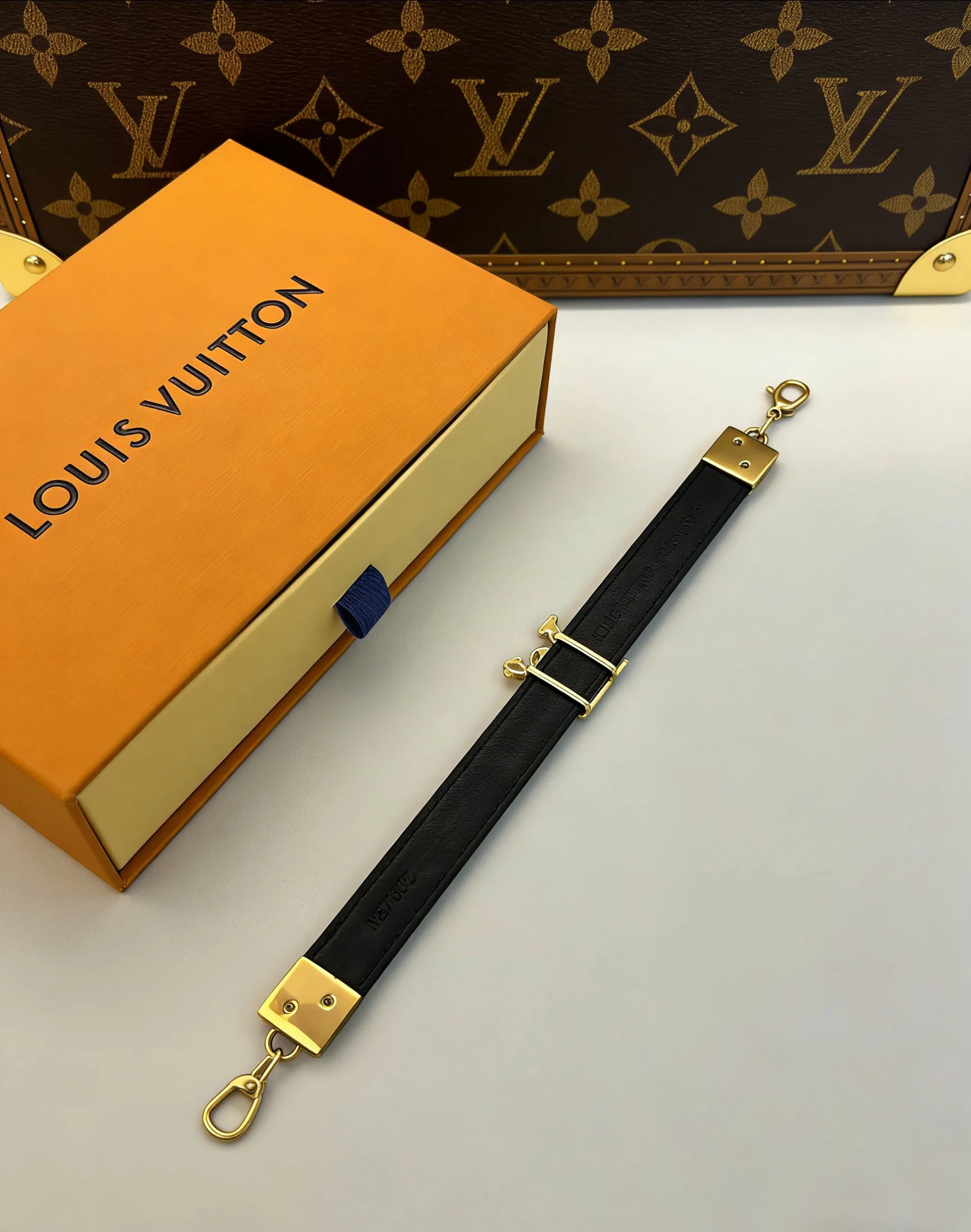 Бижутерия Louis Vuitton 12834598