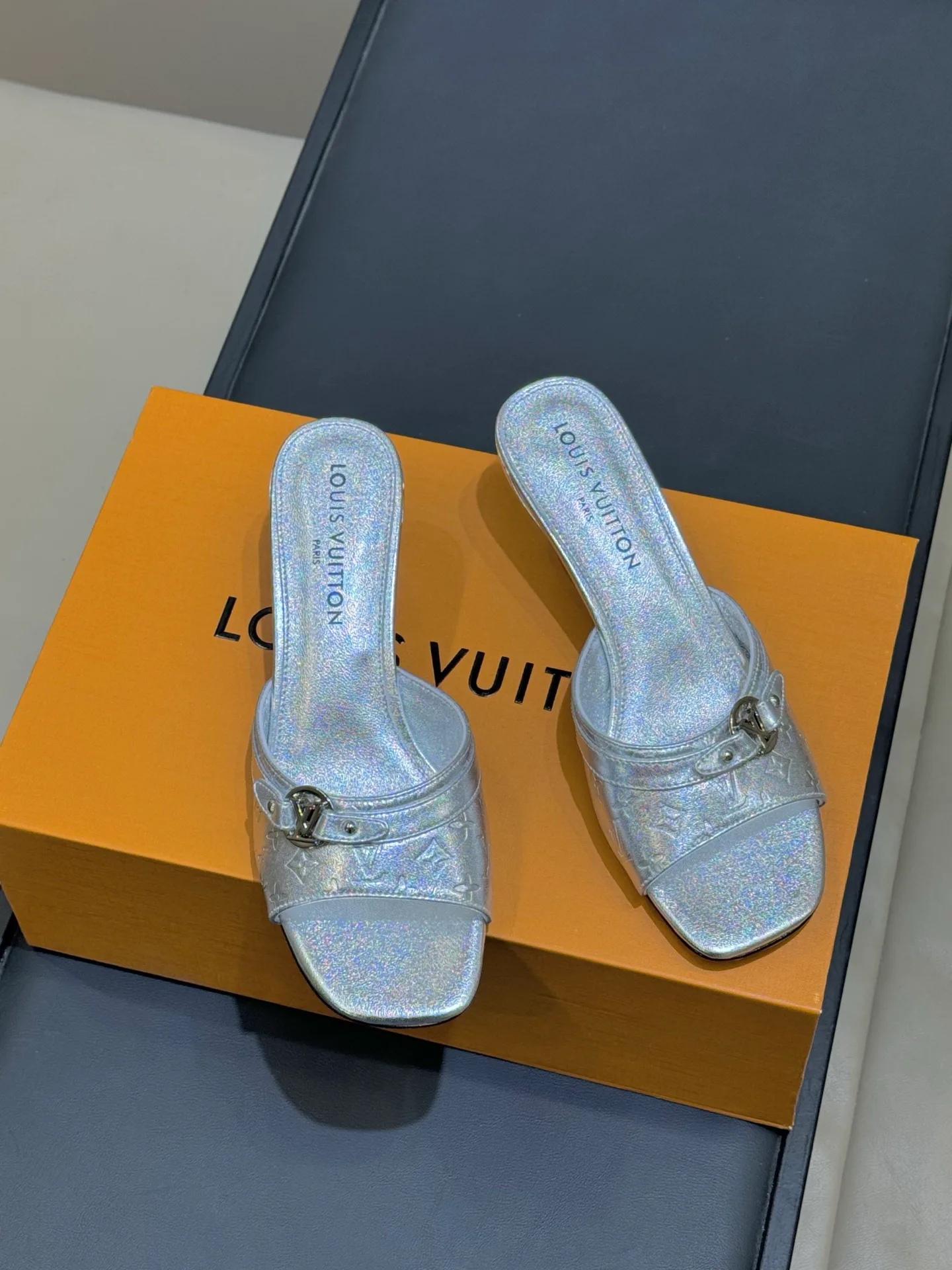 Босоножки Женские Louis Vuitton 1291459