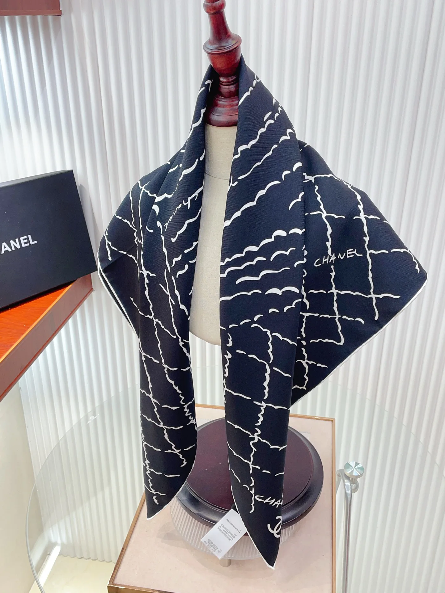 Платки Chanel 13119683