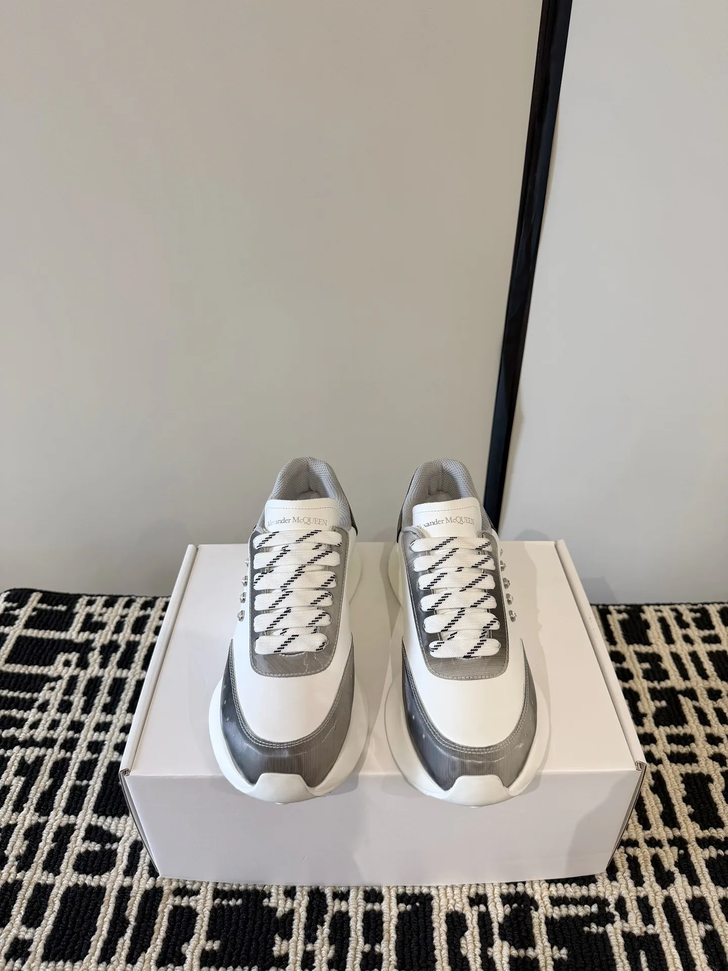 Кроссовки Женские Alexander Mcqueen 13343935